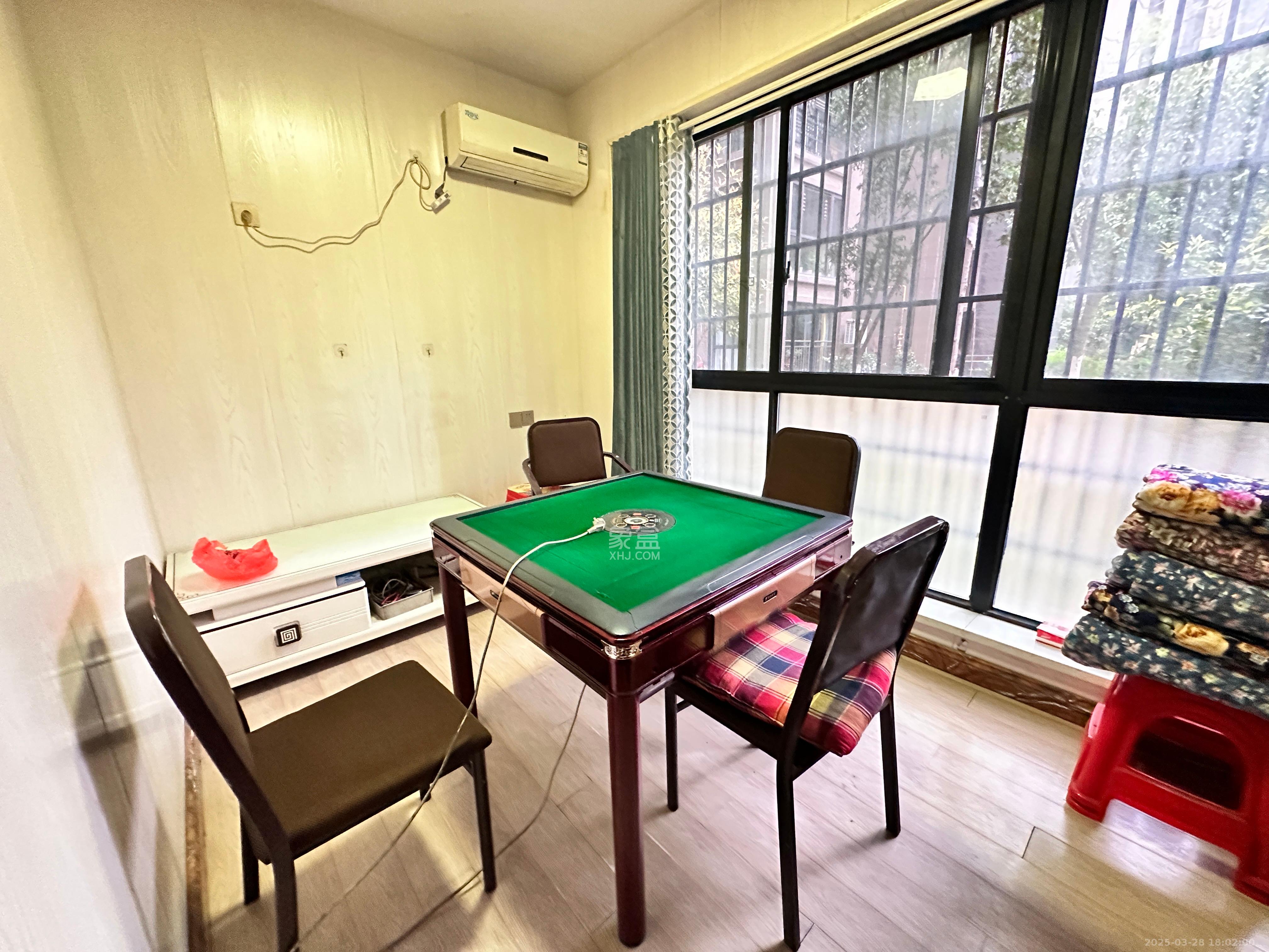 天元美居乐 2室1厅1卫 38.8万 天元美居乐 2室1厅1卫 38.8万客厅