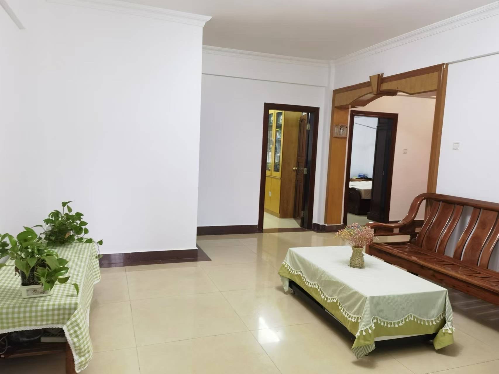 琼山区委大院(建国路1号) 3室2厅1卫 138.0万 琼山区委大院(建国路1号) 3室2厅1卫 138.0万室内图