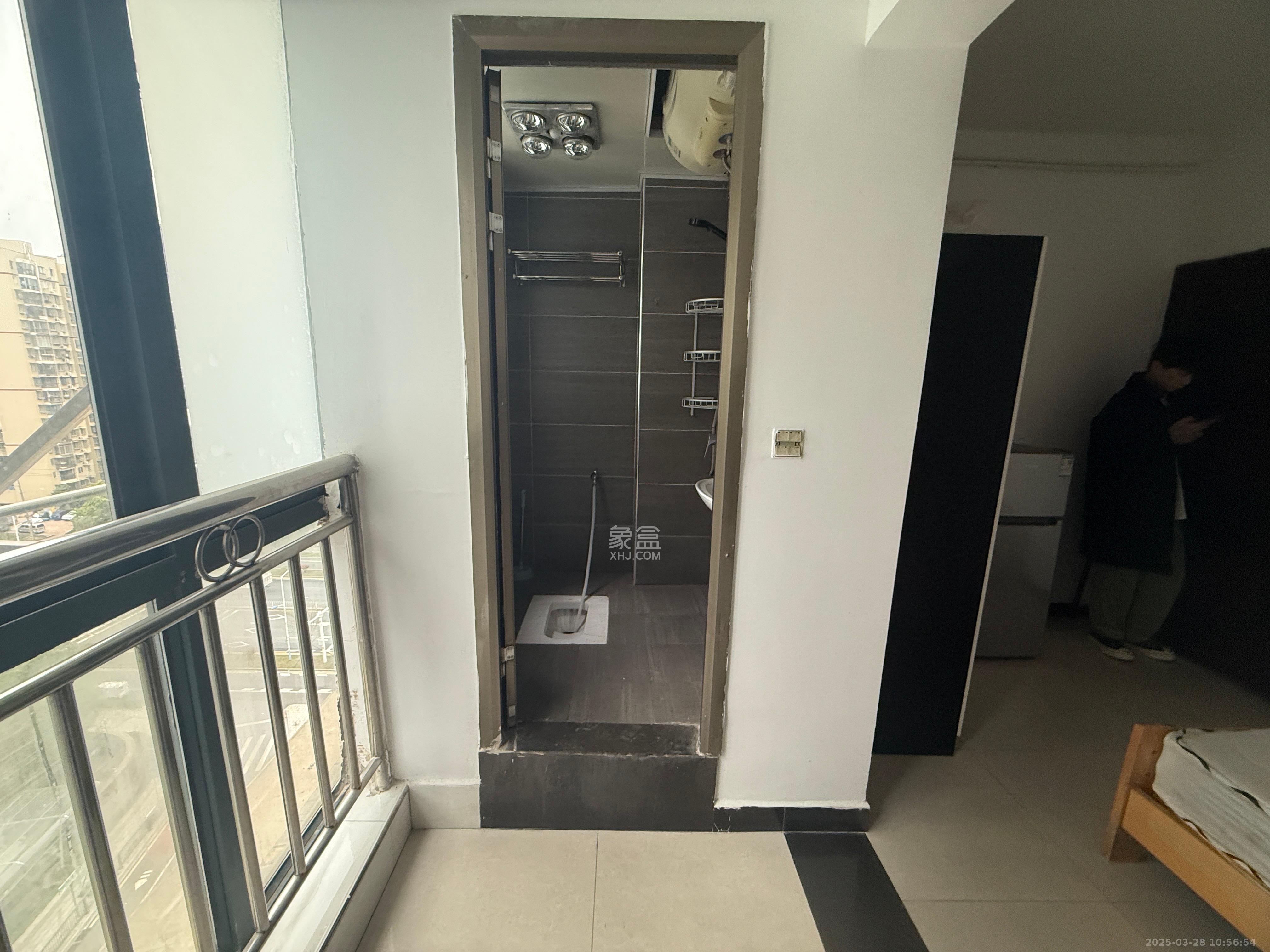 岳华嘉园 1室0厅1卫 900.0元/月 岳华嘉园 1室0厅1卫 900.0元/月室内图