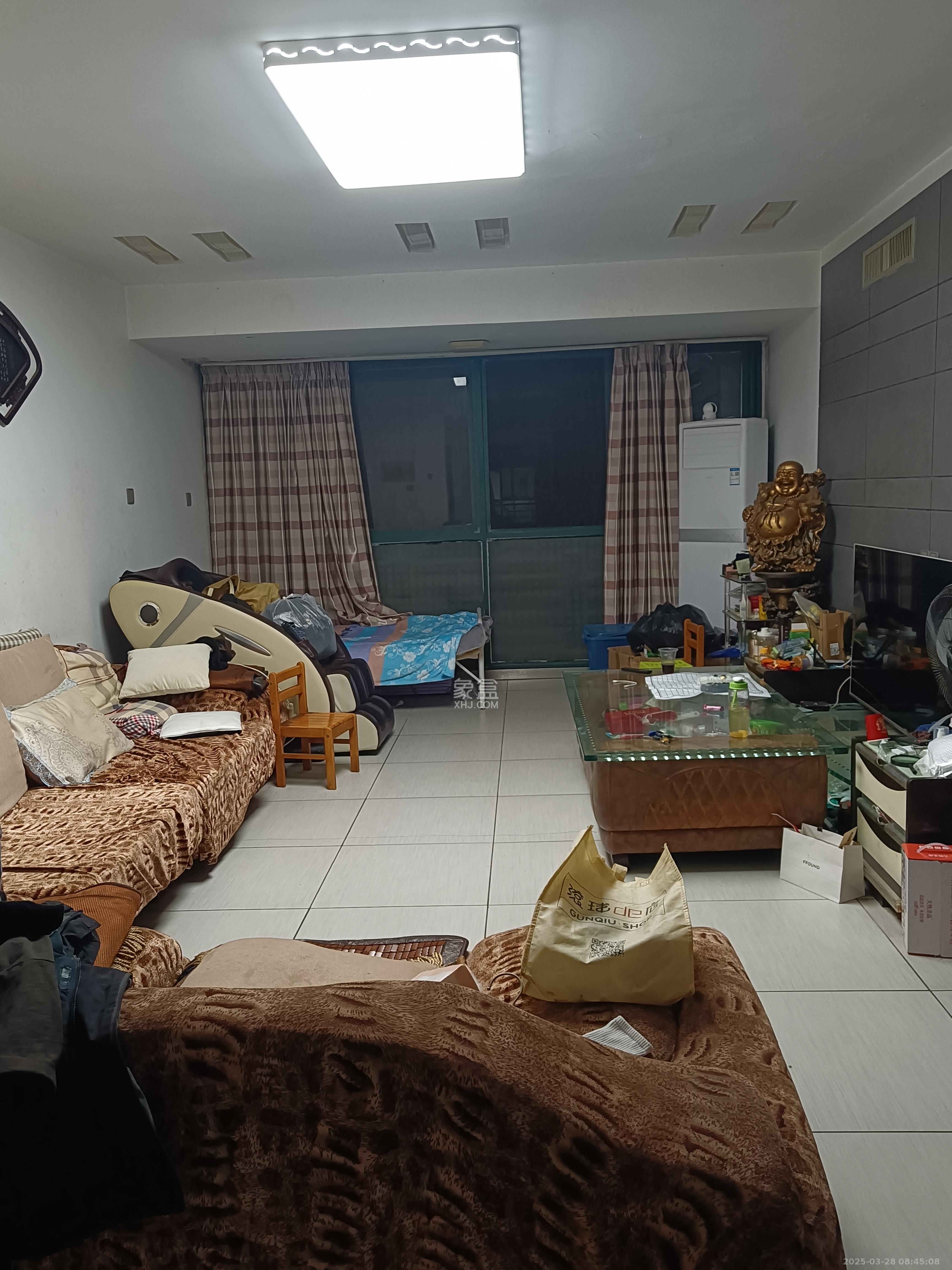 东方新城  4室2厅2卫    700.0元/月 东方新城  4室2厅2卫    700.0元/月室内图