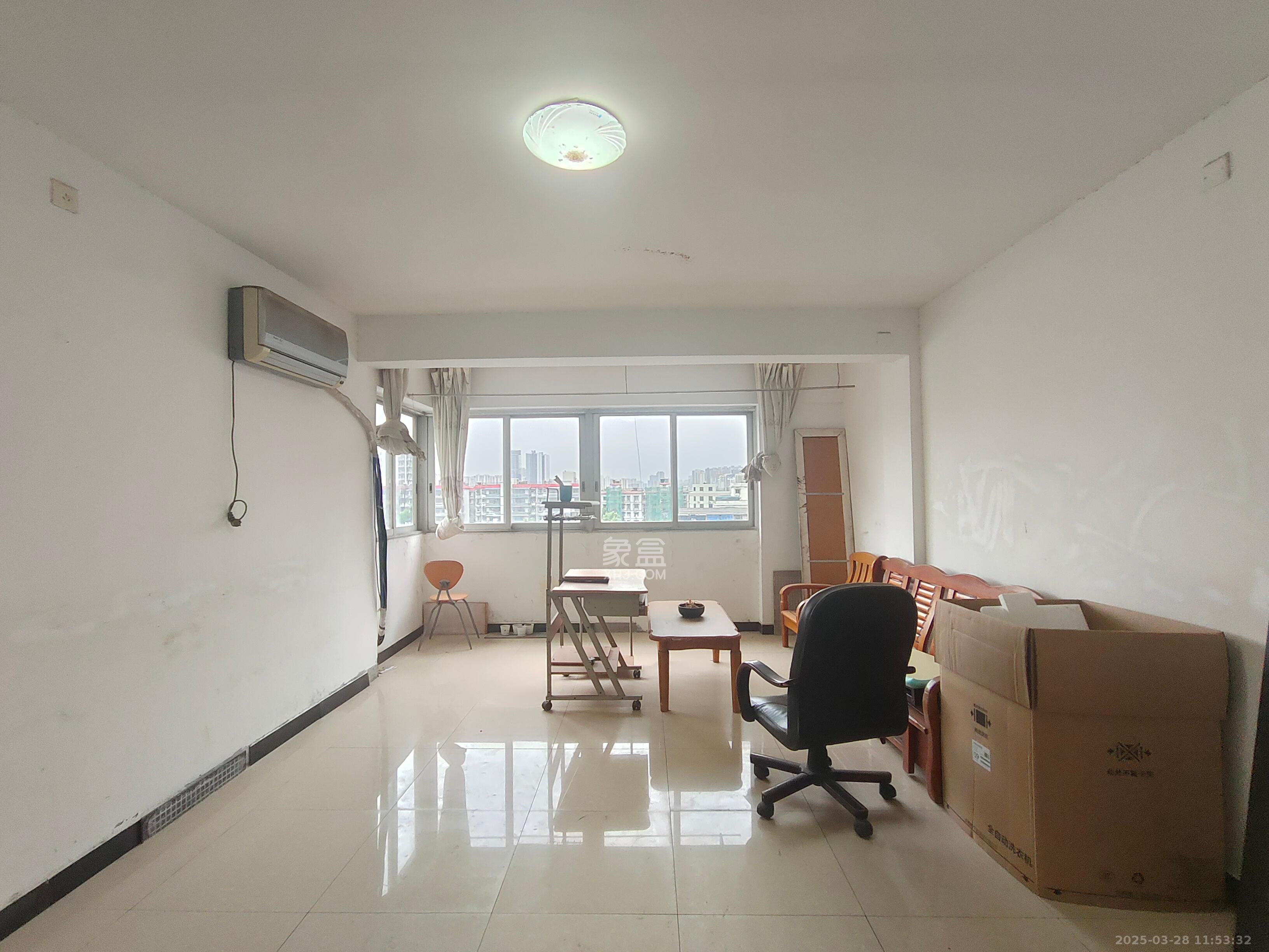 朝阳一、二村 3室1厅1卫 1800.0元/月 朝阳一、二村 3室1厅1卫 1800.0元/月室内图