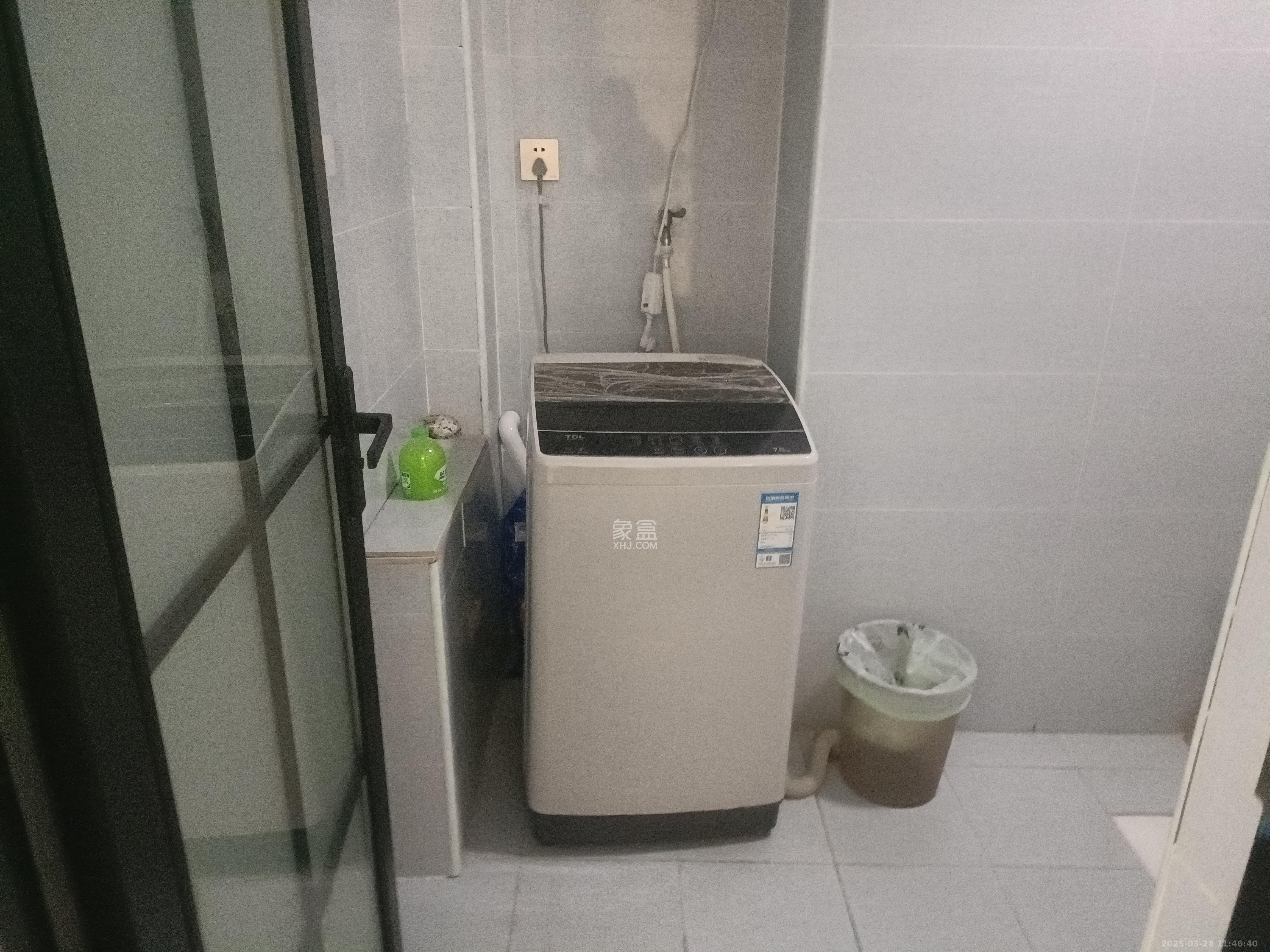 新世界广场  1室1厅1卫   1600.00元/月室内图