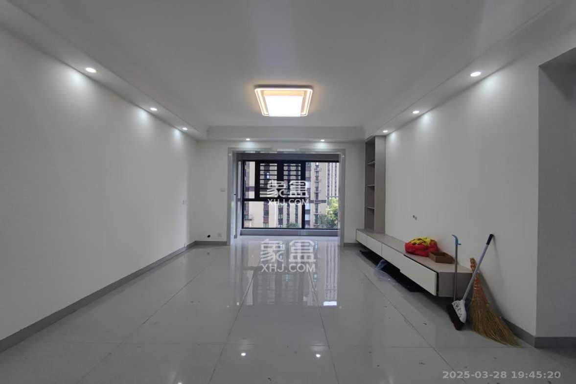 湾田望江府 4室2厅2卫 2200.0元/月 湾田望江府 4室2厅2卫 2200.0元/月室内图