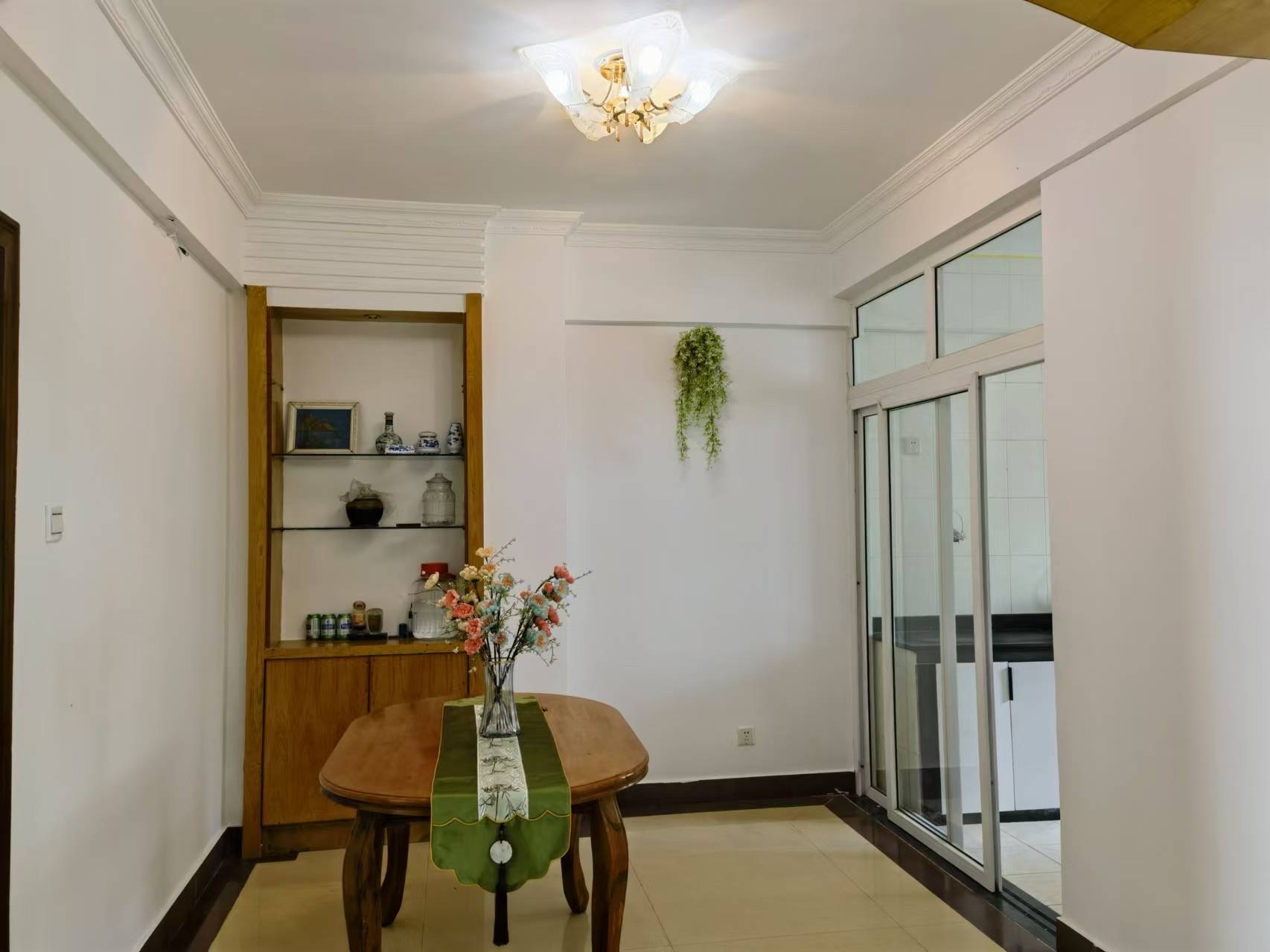 琼山区委大院(建国路1号) 3室2厅1卫 138.0万 琼山区委大院(建国路1号) 3室2厅1卫 138.0万室内图