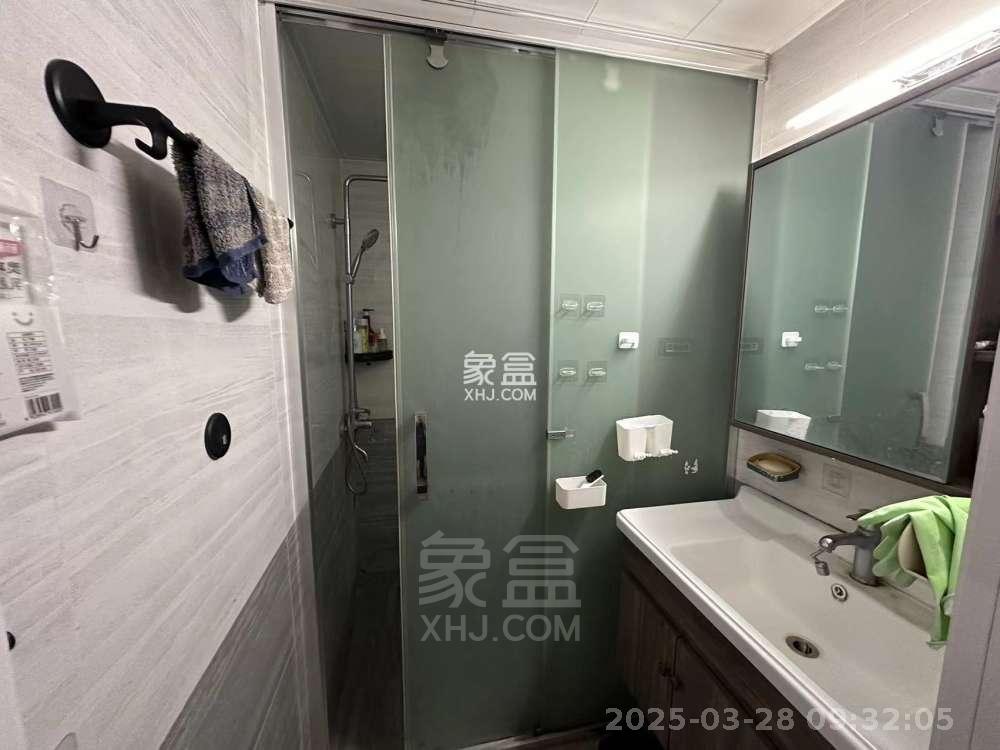 金轮翡翠名园 4室2厅2卫 2200.0元/月 金轮翡翠名园 4室2厅2卫 2200.0元/月室内图