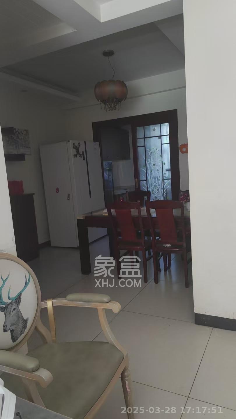 中建麓山和苑  3室2厅1卫   2200.00元/月室内图