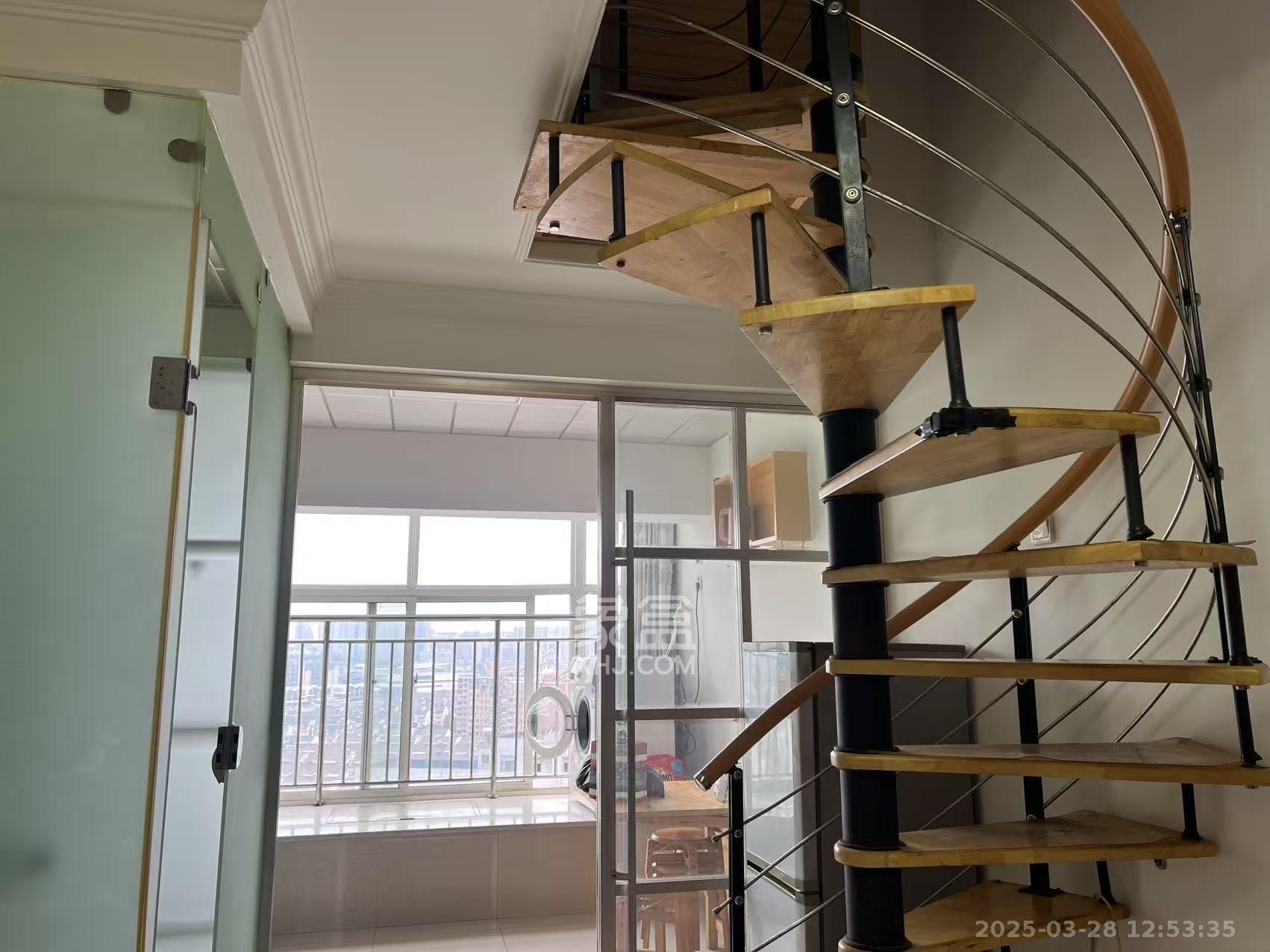 金色loft(鑫秋大厦) 2室1厅1卫 2100.0元/月 金色loft(鑫秋大厦) 2室1厅1卫 2100.0元/月室内图