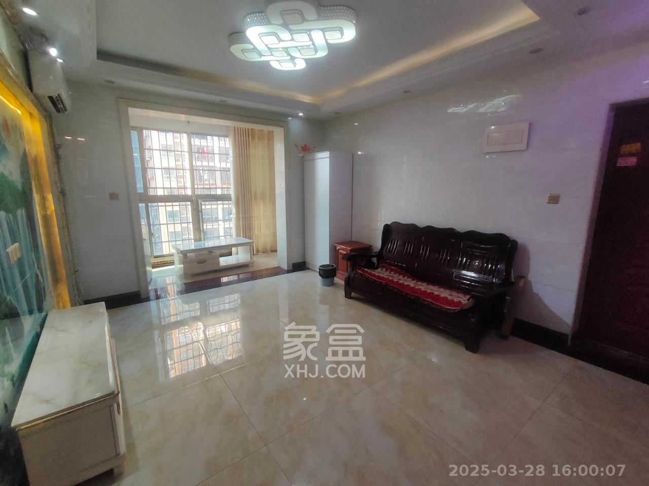 华龙家园(和泰家园) 3室2厅1卫 1700.0元/月 华龙家园(和泰家园) 3室2厅1卫 1700.0元/月室内图