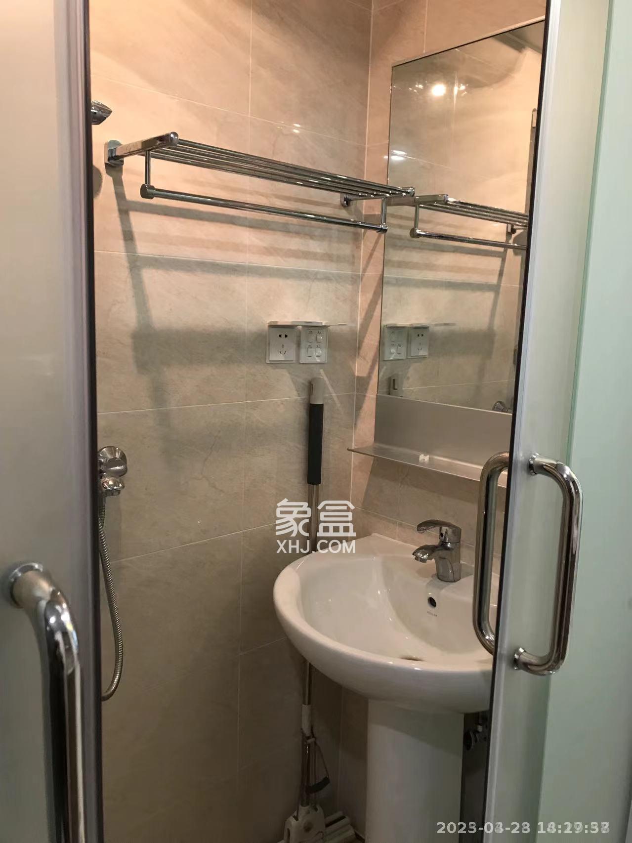 万科金域缇香  1室1厅1卫    1400.0元/月 万科金域缇香  1室1厅1卫    1400.0元/月室内图