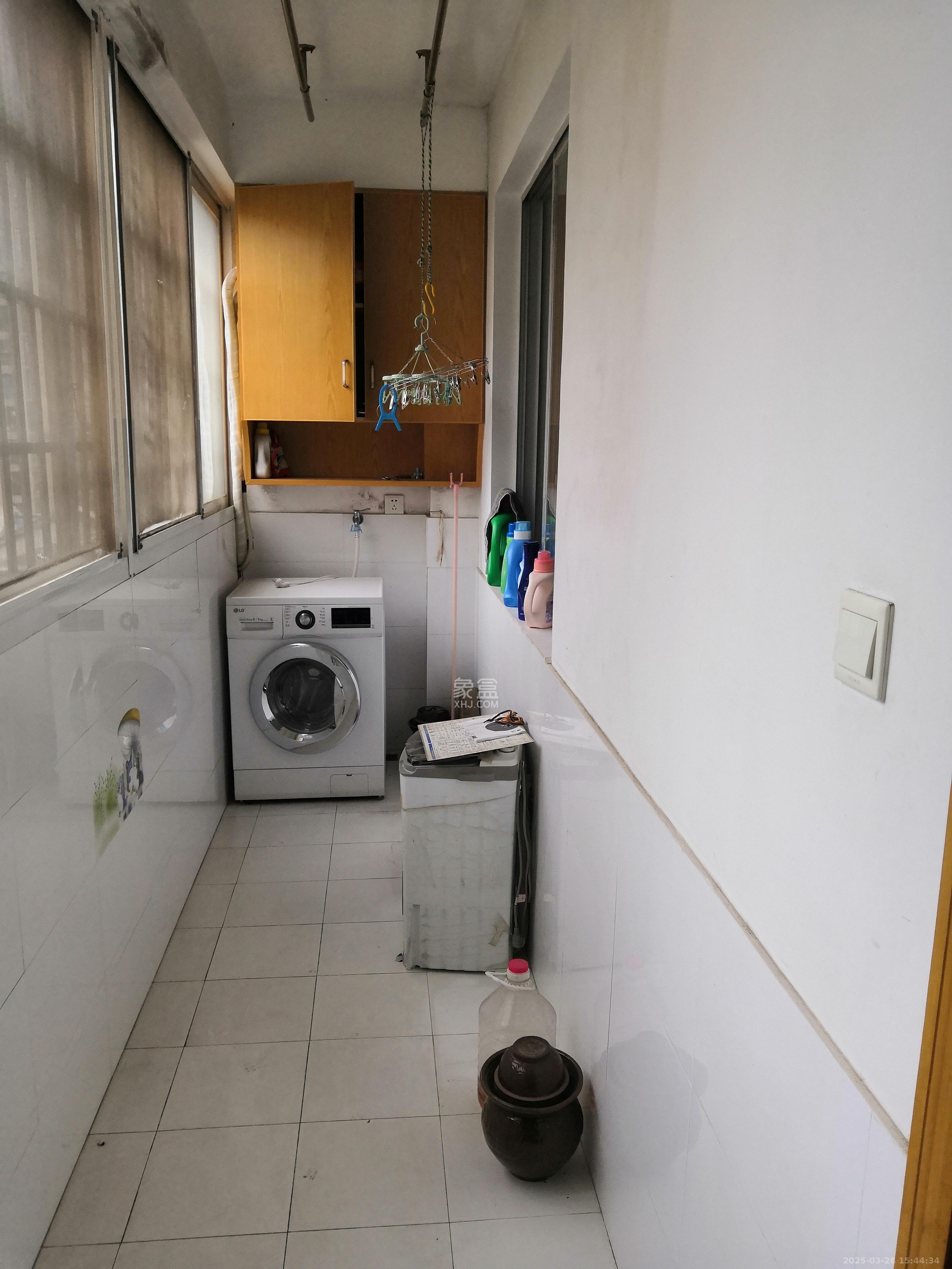 红树湾  4室2厅2卫   2200.00元/月室内图