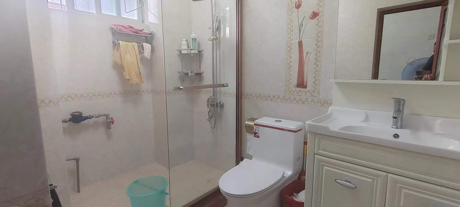 琼山区委大院(建国路1号) 3室2厅1卫 138.0万 琼山区委大院(建国路1号) 3室2厅1卫 138.0万室内图