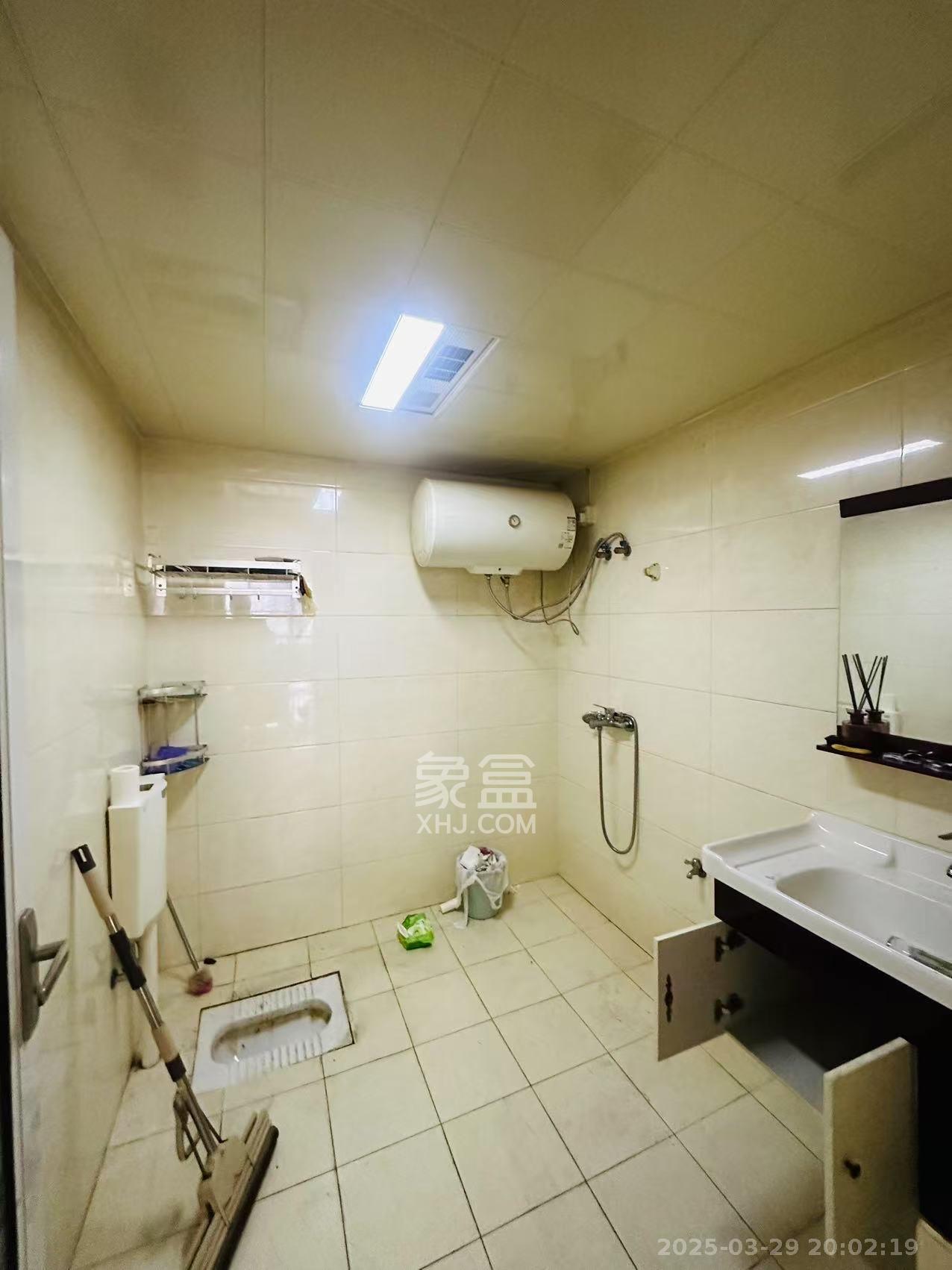 恒泰广场 1室1厅1卫 2200.0元/月 恒泰广场 1室1厅1卫 2200.0元/月室内图