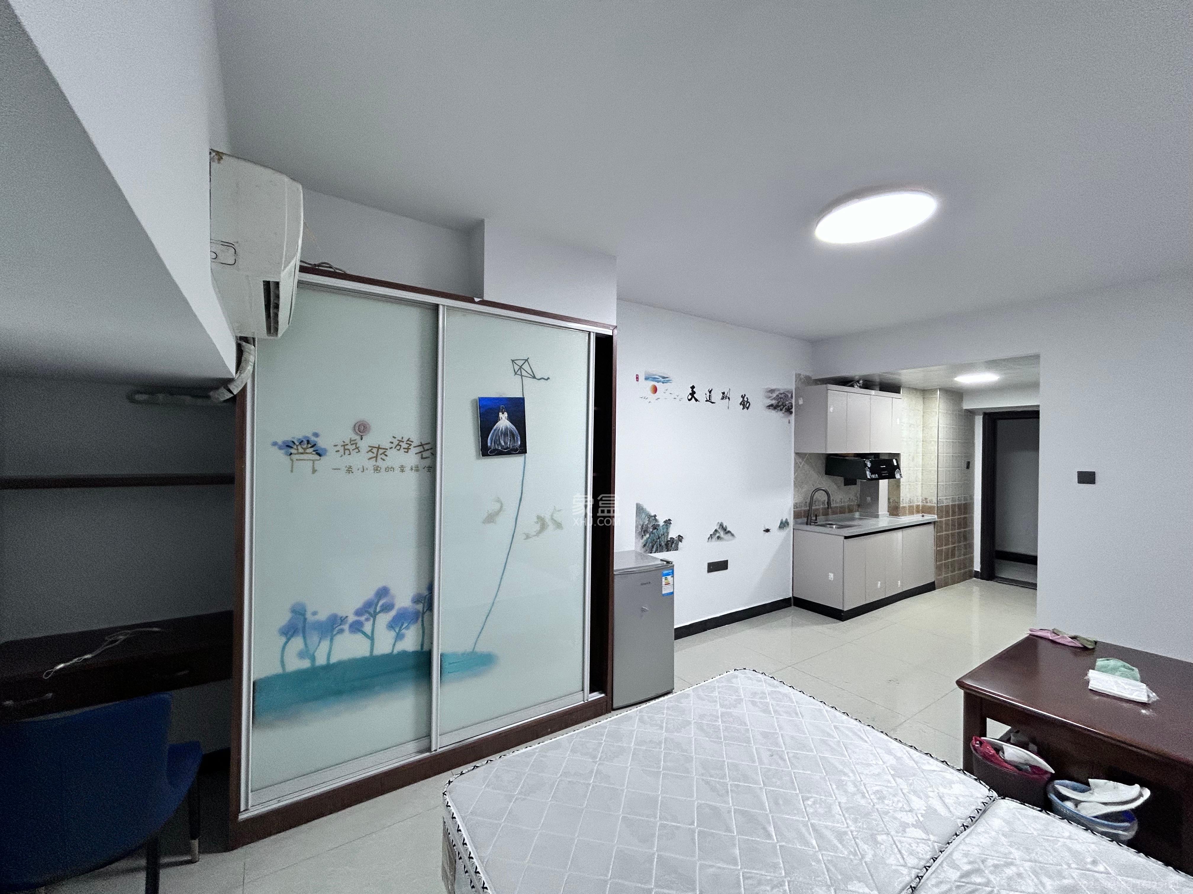 山水华景  1室1厅1卫   1500.00元/月室内图