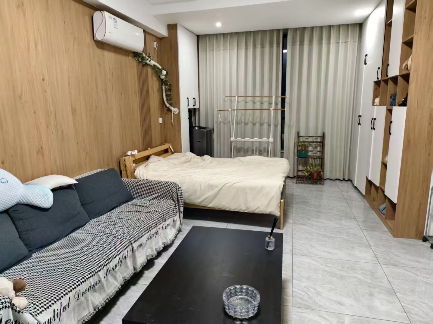 华南城市广场  1室0厅0卫   1900.00元/月室内图