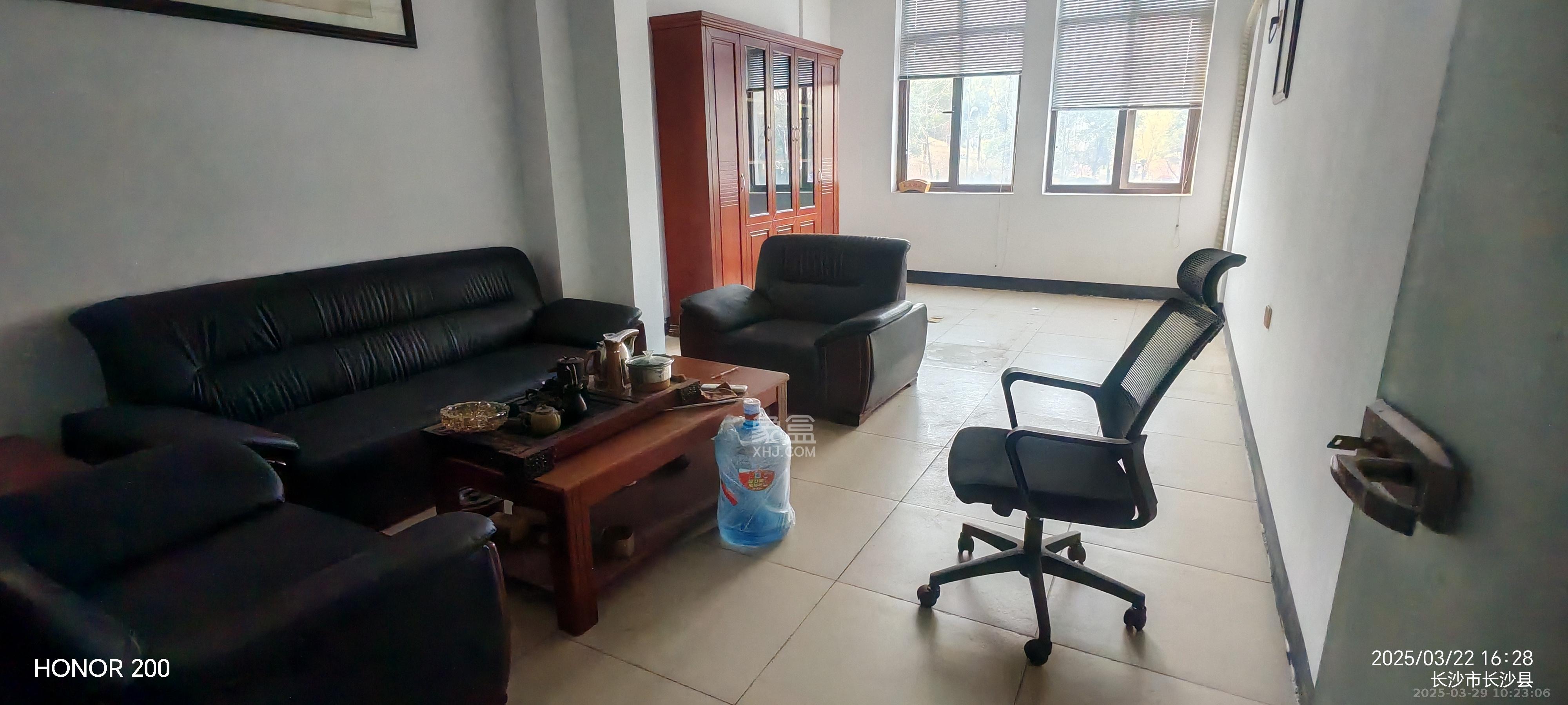 华润置地广场二期   145.0㎡      3750.0元/月室内图