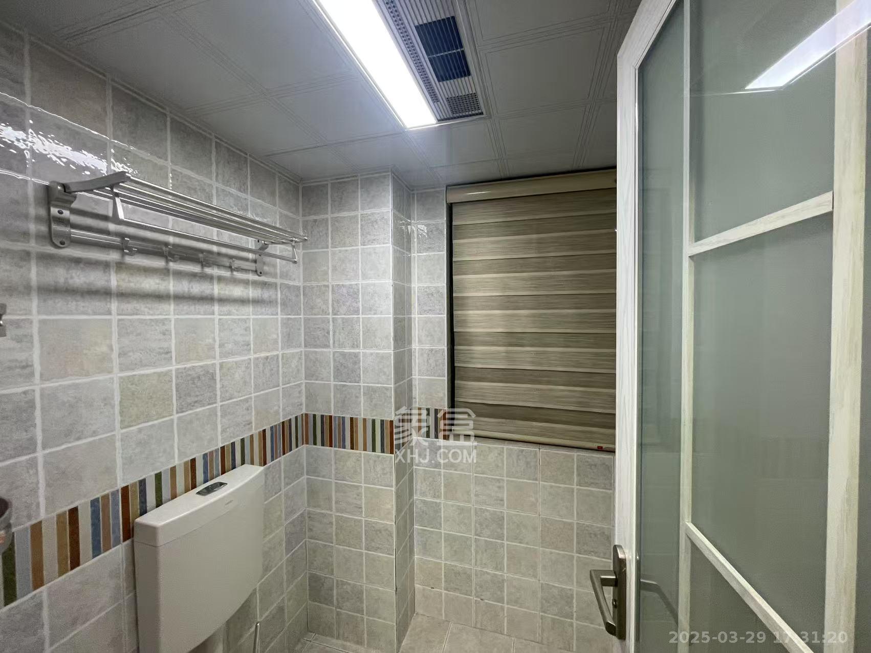 南城印象 3室2厅1卫 2100.0元/月 南城印象 3室2厅1卫 2100.0元/月室内图