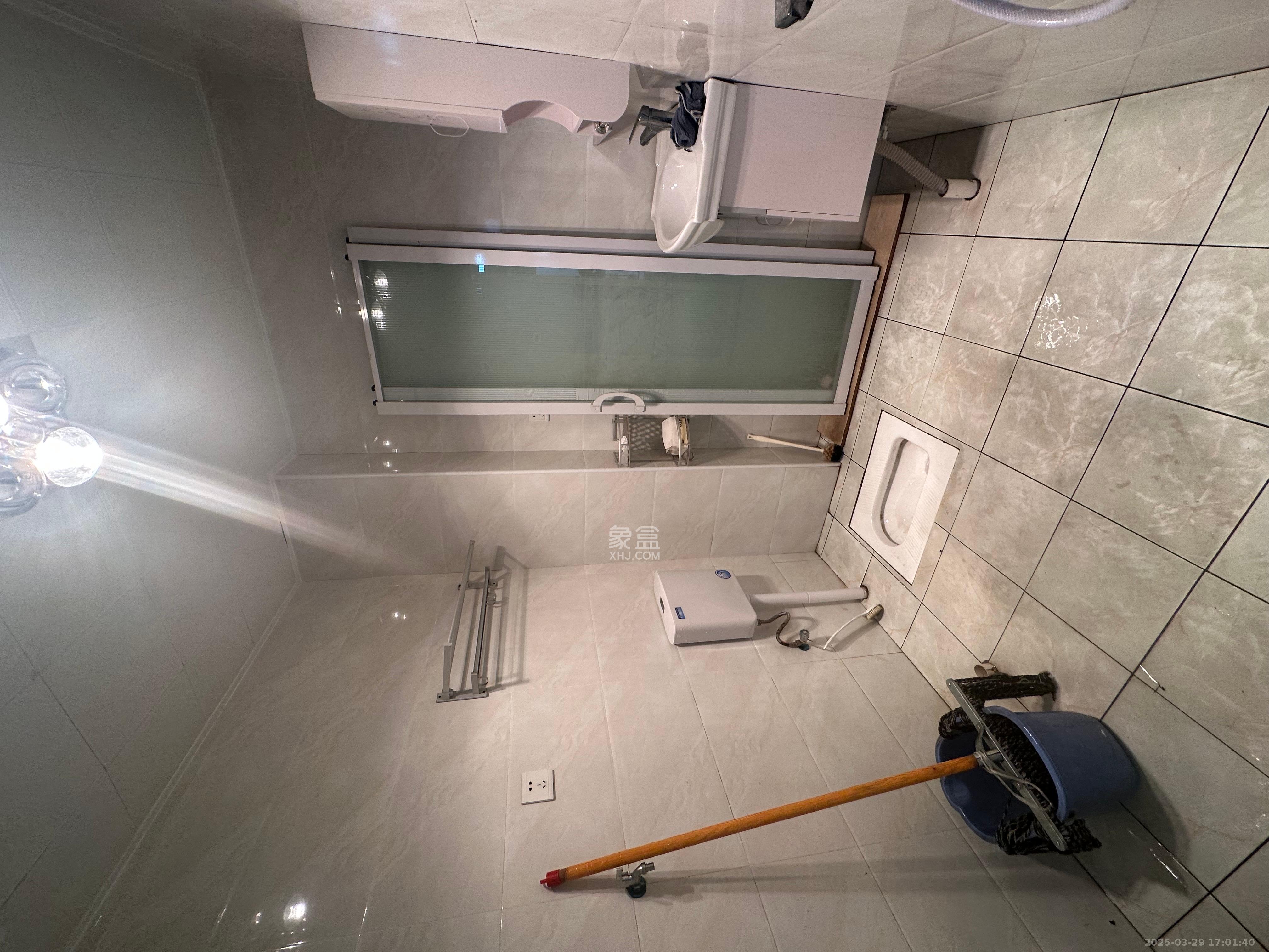 地华梅溪湖畔 1室1厅1卫 1600.0元/月 地华梅溪湖畔 1室1厅1卫 1600.0元/月室内图