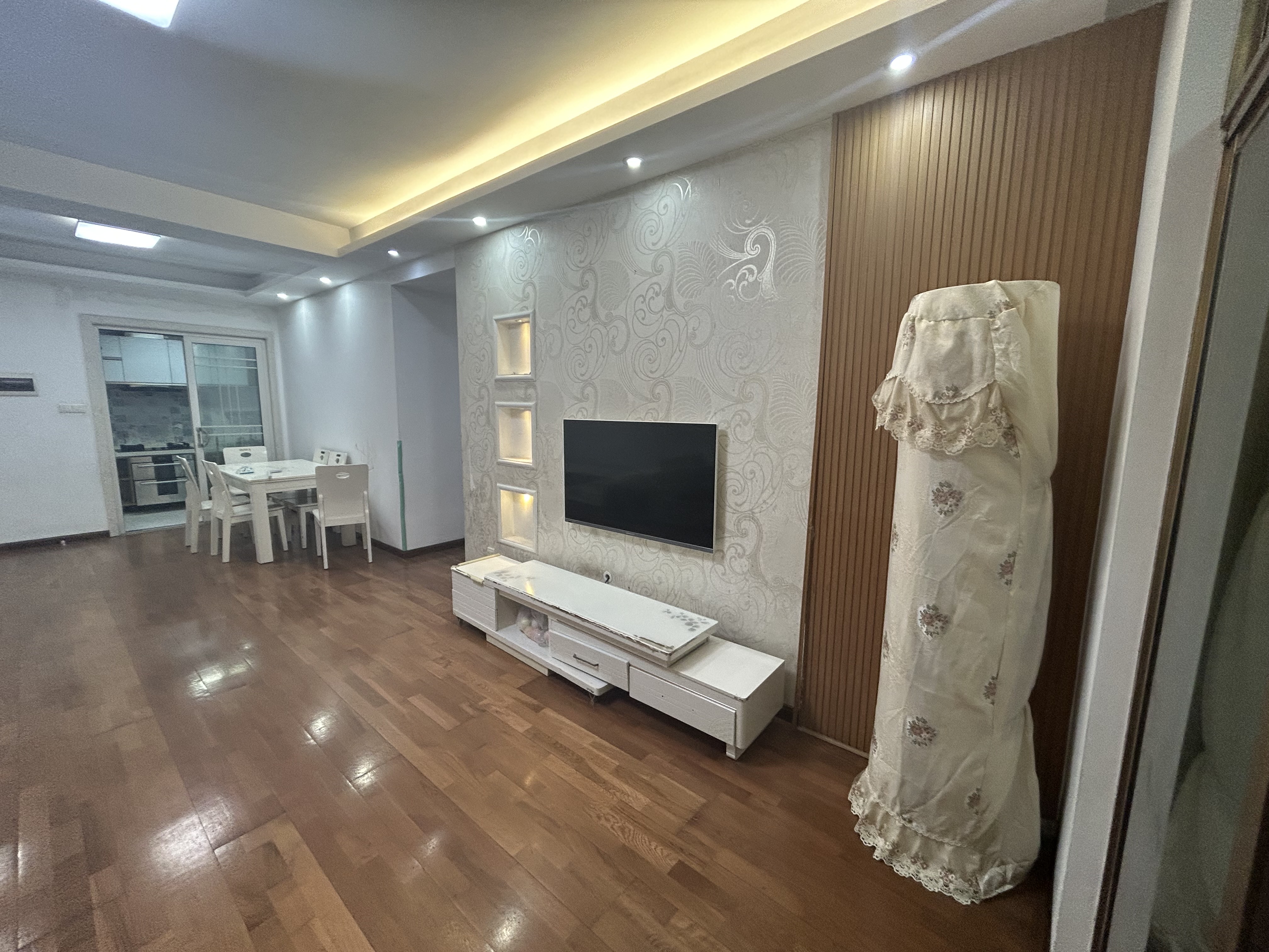 湘水明珠 3室2厅2卫 1800.0元/月 湘水明珠 3室2厅2卫 1800.0元/月室内图