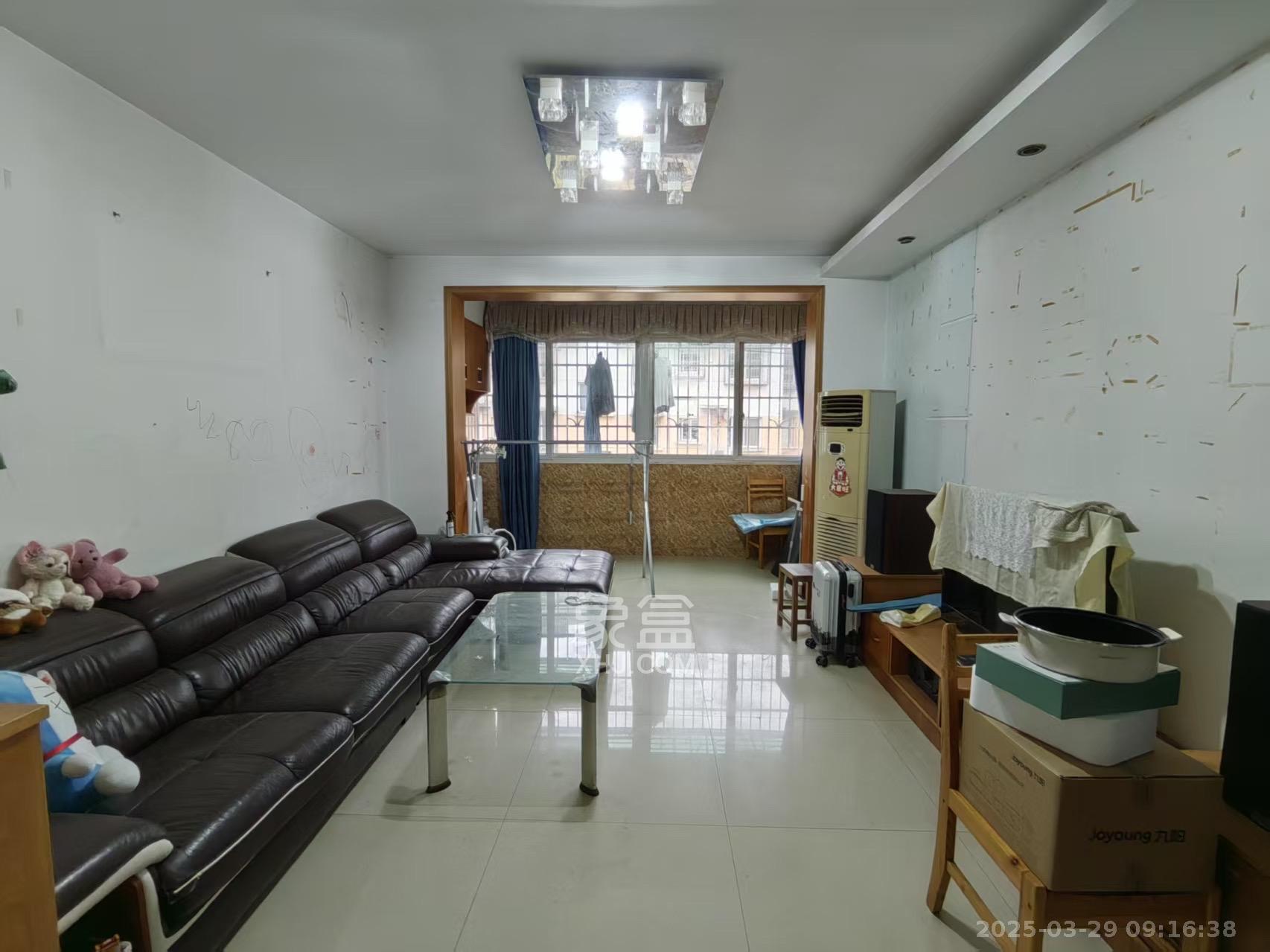 锦绣家园 3室2厅2卫 2000.0元/月 锦绣家园 3室2厅2卫 2000.0元/月室内图