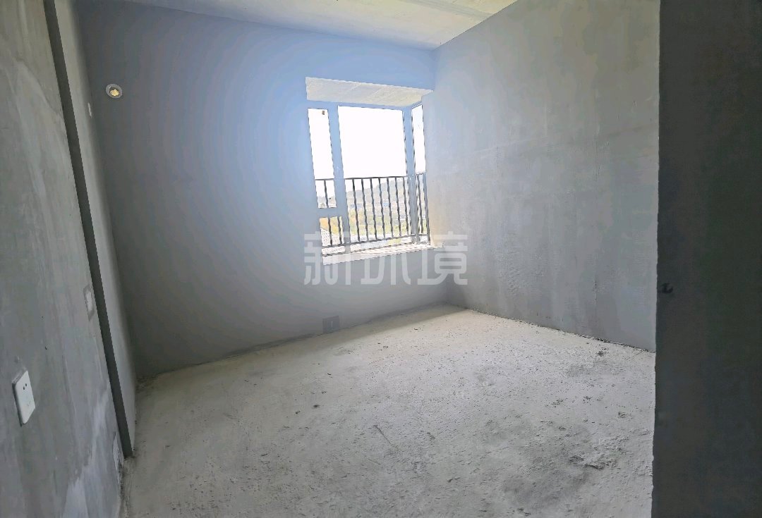 中建凤栖台  4室2厅2卫   71.80万客厅