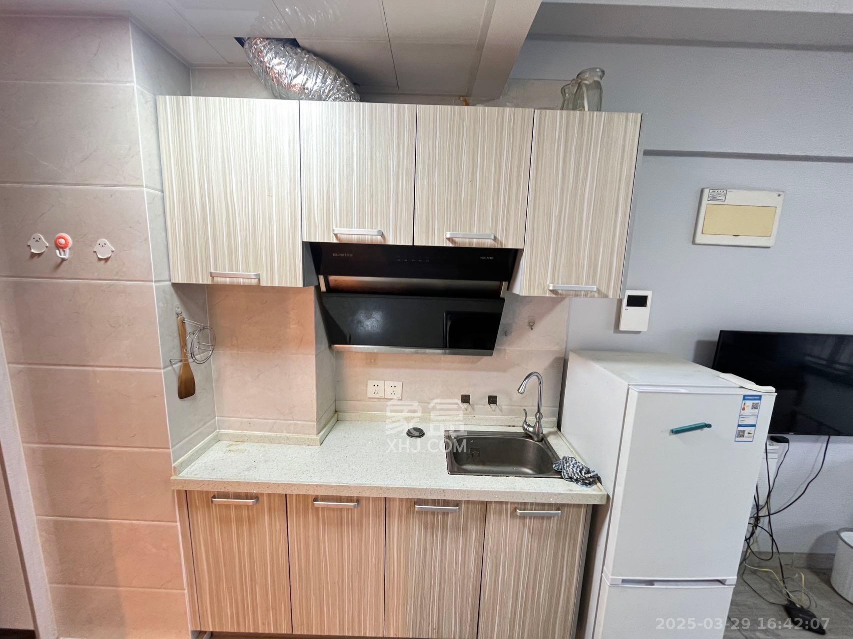 中交里城  1室1厅1卫   1500.00元/月室内图