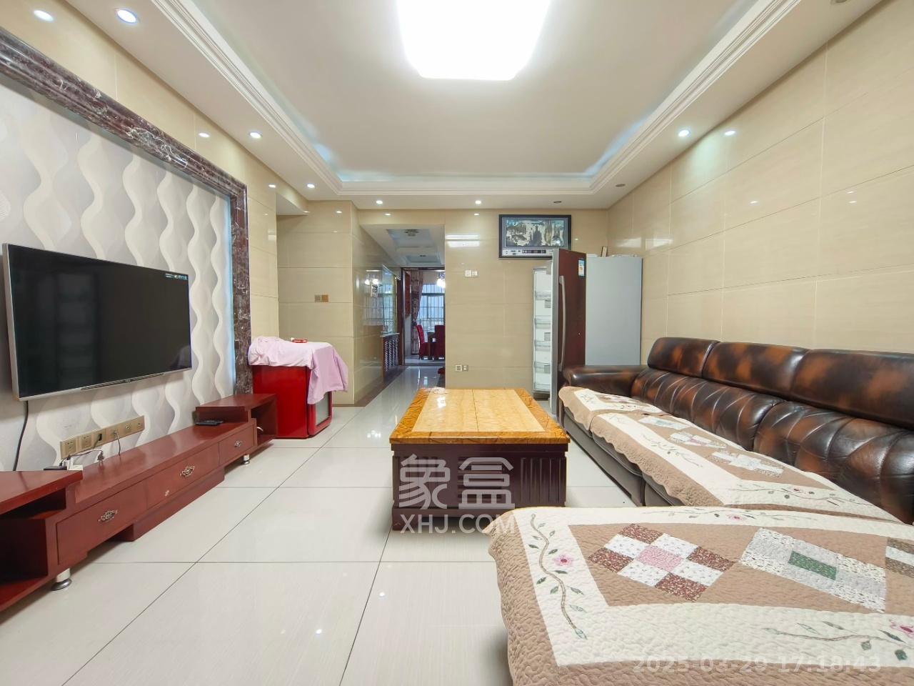 西铁馨寓(西铁领寓) 3室2厅2卫 2300.0元/月 西铁馨寓(西铁领寓) 3室2厅2卫 2300.0元/月室内图