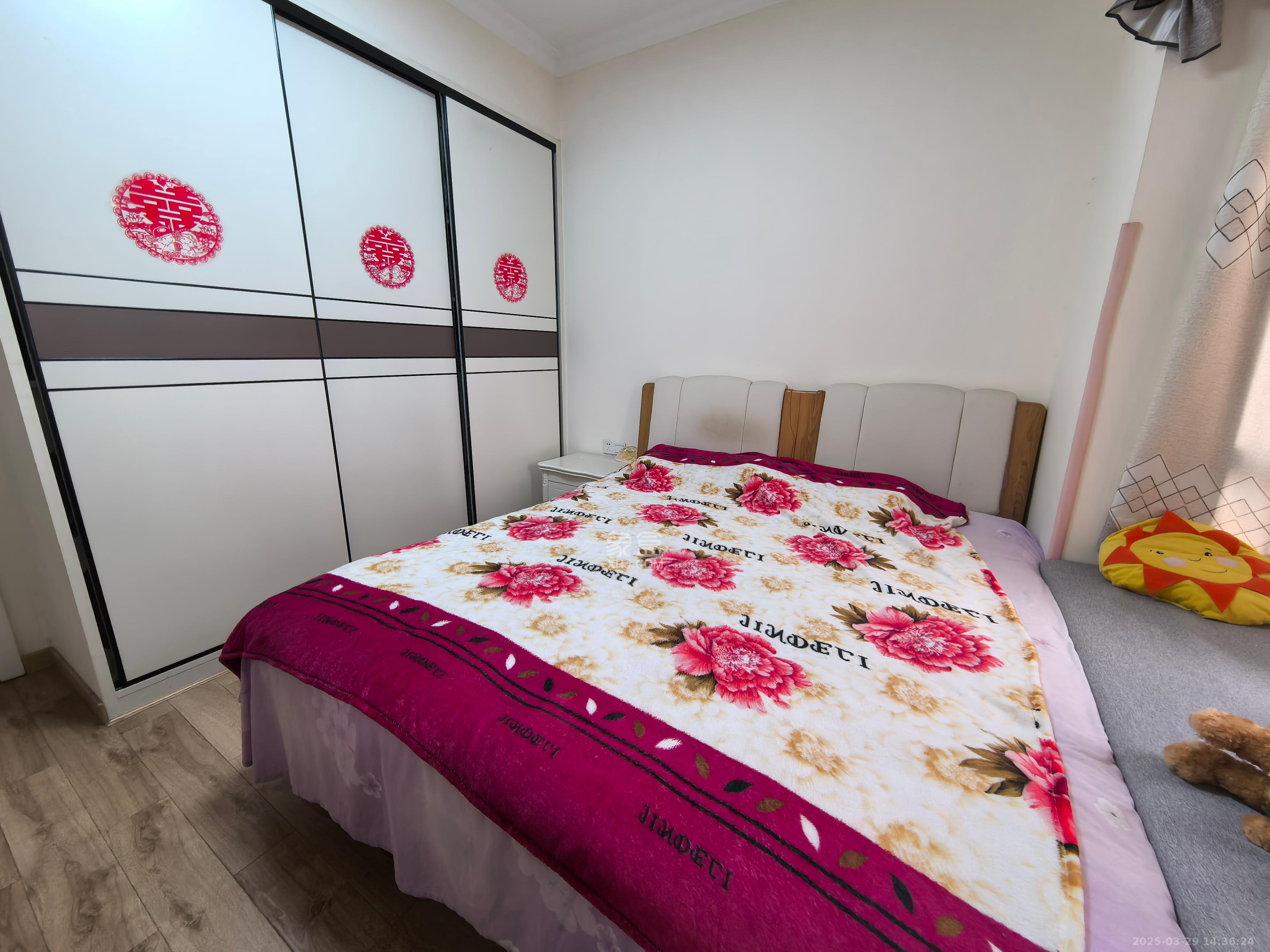 洋湖时代  3室2厅1卫    2200.0元/月室内图