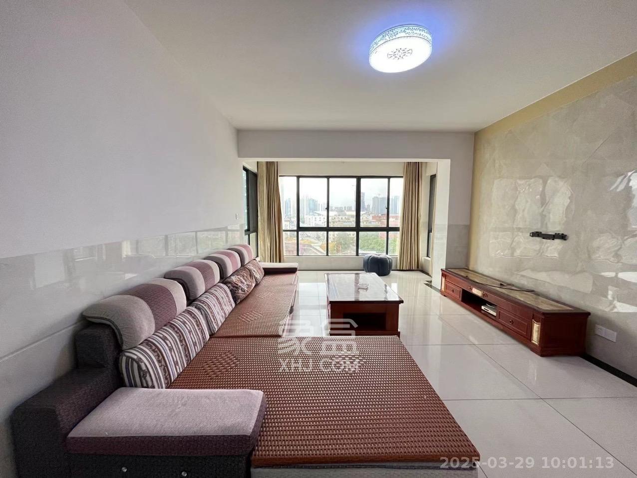 中南红领邦(红星嘉和苑) 3室2厅1卫 2200.0元/月 中南红领邦(红星嘉和苑) 3室2厅1卫 2200.0元/月室内图