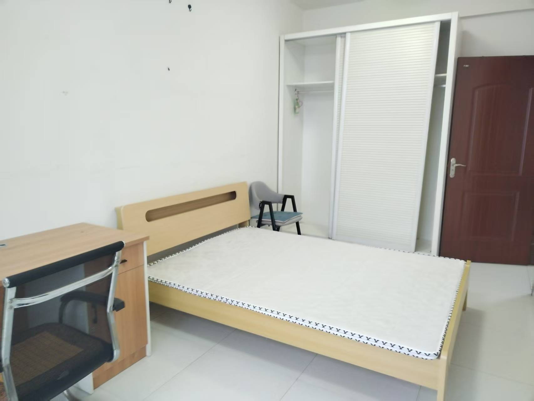 老西门 1室1厅1卫 1100.0元/月 老西门 1室1厅1卫 1100.0元/月室内图