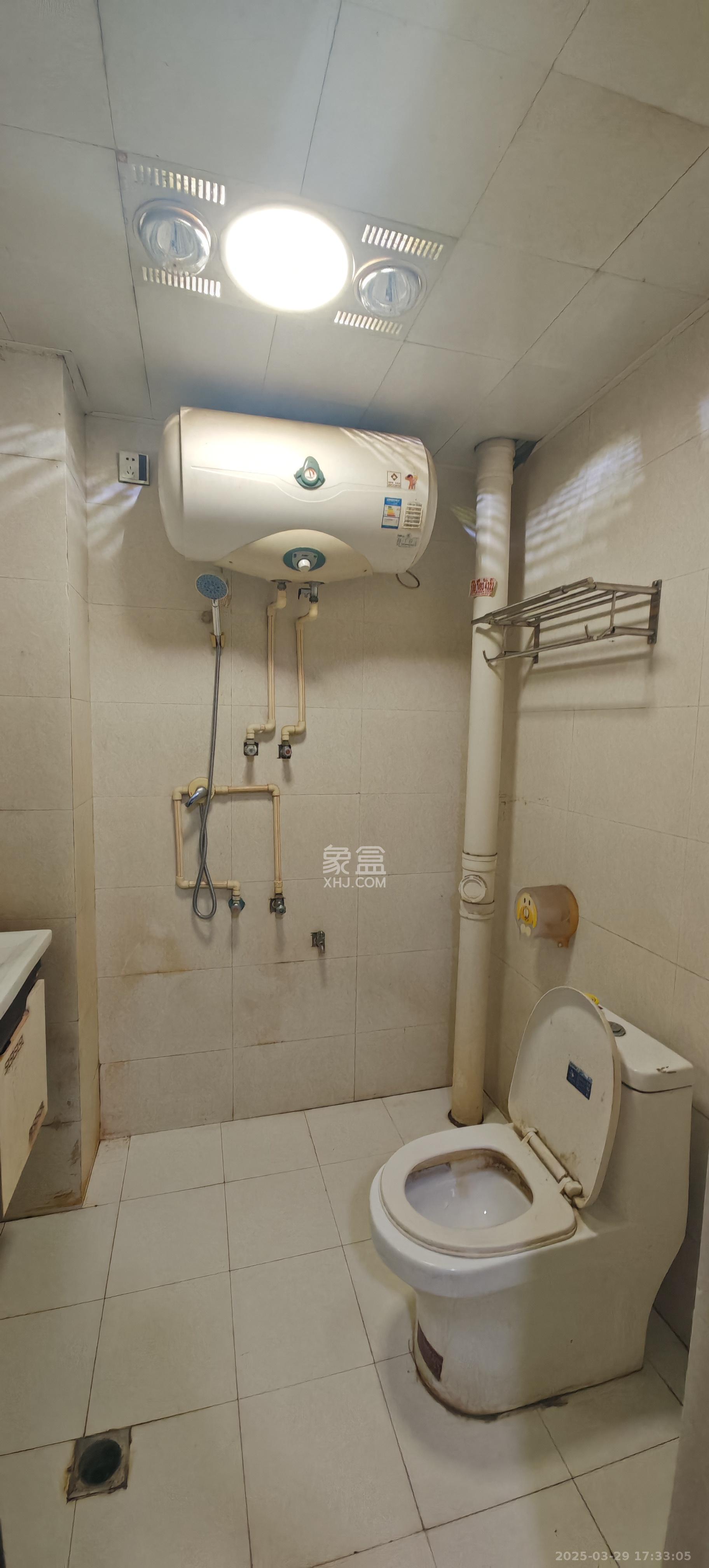 生活艺术城 1室1厅1卫 1650.0元/月 生活艺术城 1室1厅1卫 1650.0元/月室内图