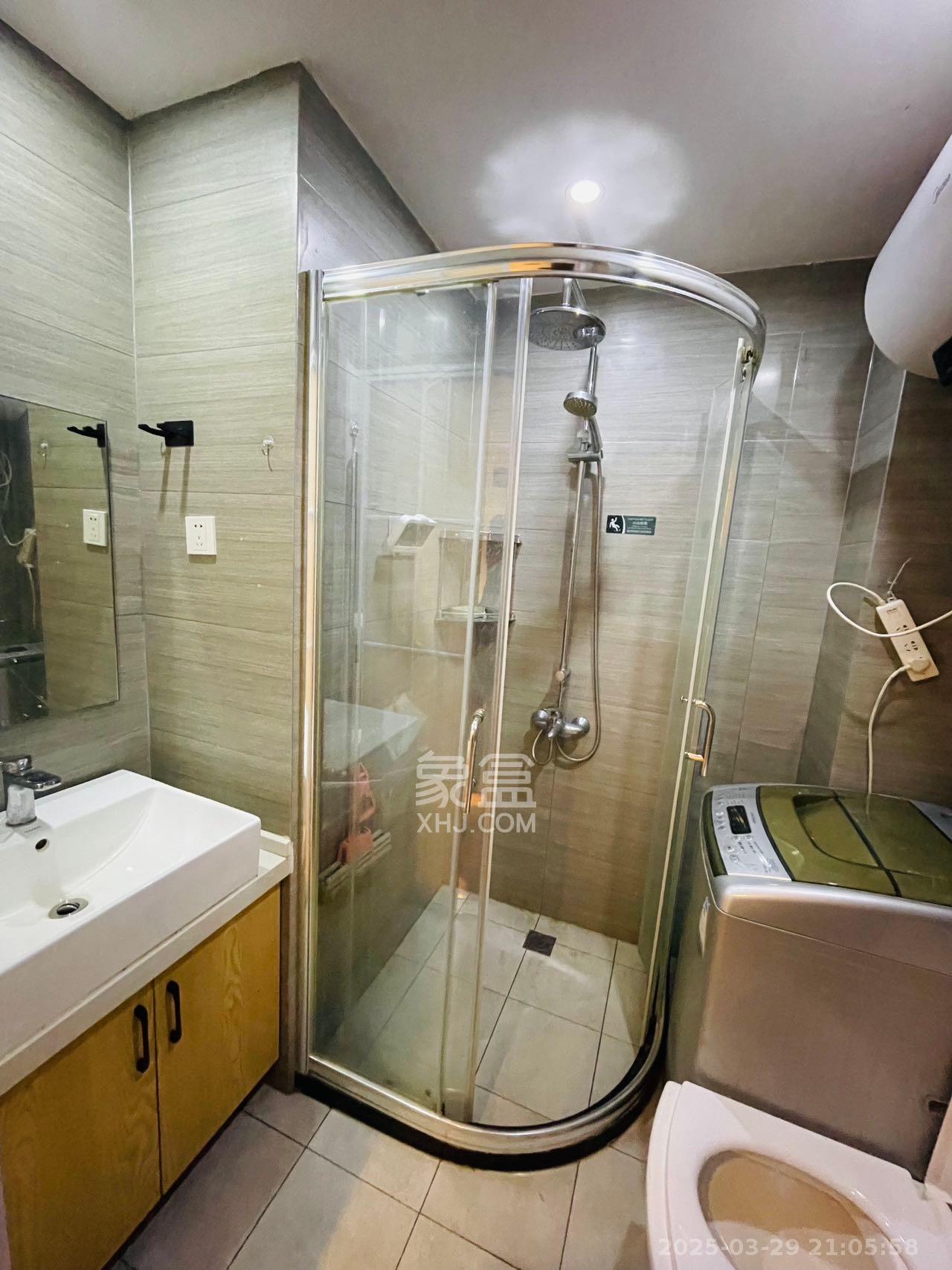 裕天国际商汇中心 1室0厅0卫 1300.0元/月 裕天国际商汇中心 1室0厅0卫 1300.0元/月室内图