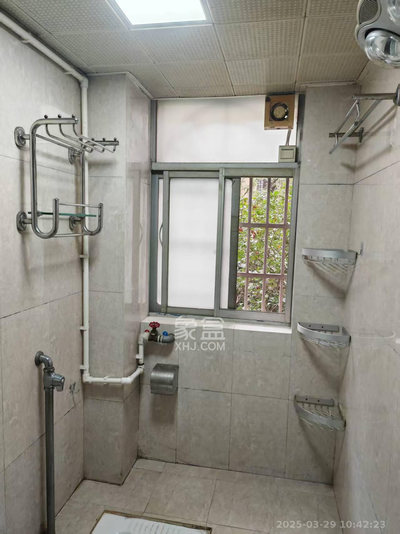 新星小区  3室2厅1卫   2100.00元/月室内图