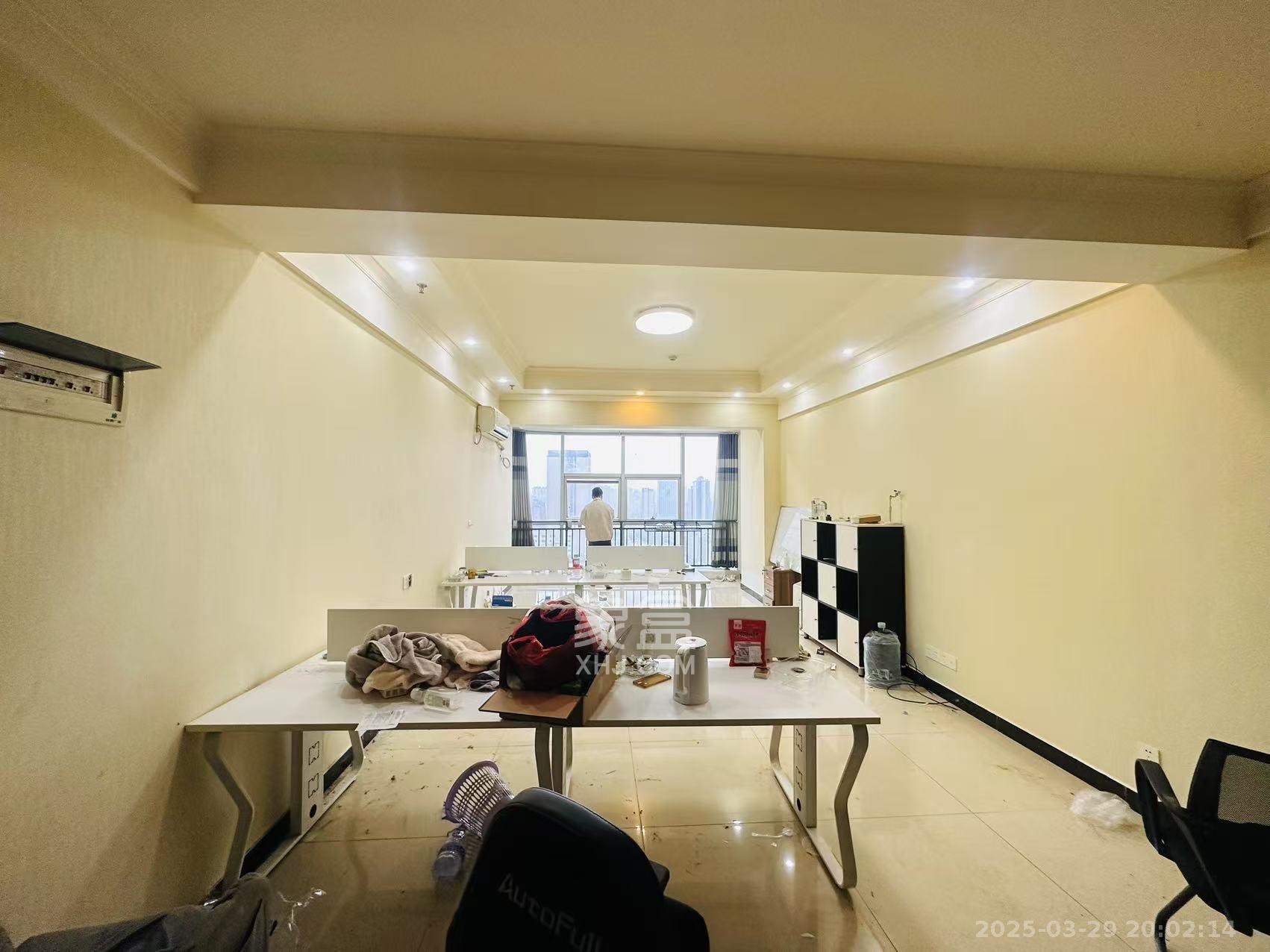 恒泰广场 1室1厅1卫 2200.0元/月 恒泰广场 1室1厅1卫 2200.0元/月室内图