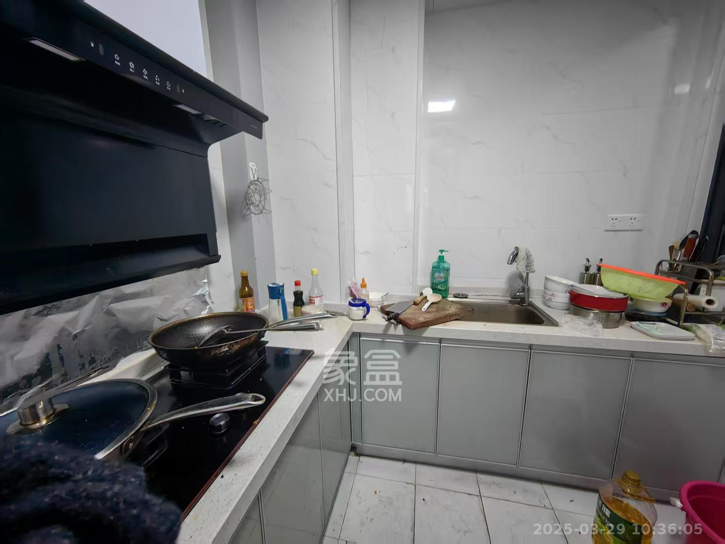 振业城三期 3室2厅2卫 3500.0元/月 振业城三期 3室2厅2卫 3500.0元/月室内图