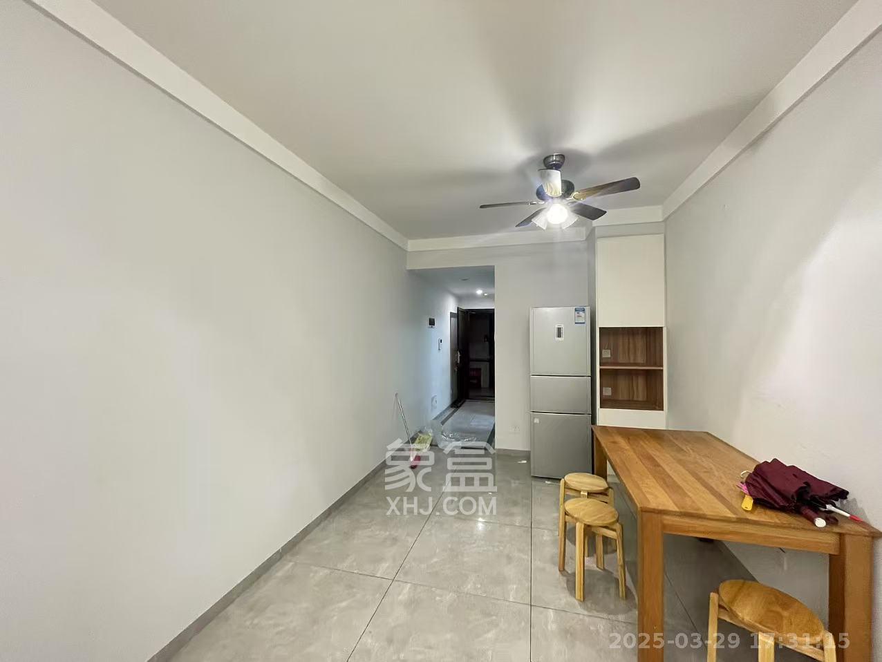 南城印象 3室2厅1卫 2100.0元/月 南城印象 3室2厅1卫 2100.0元/月室内图