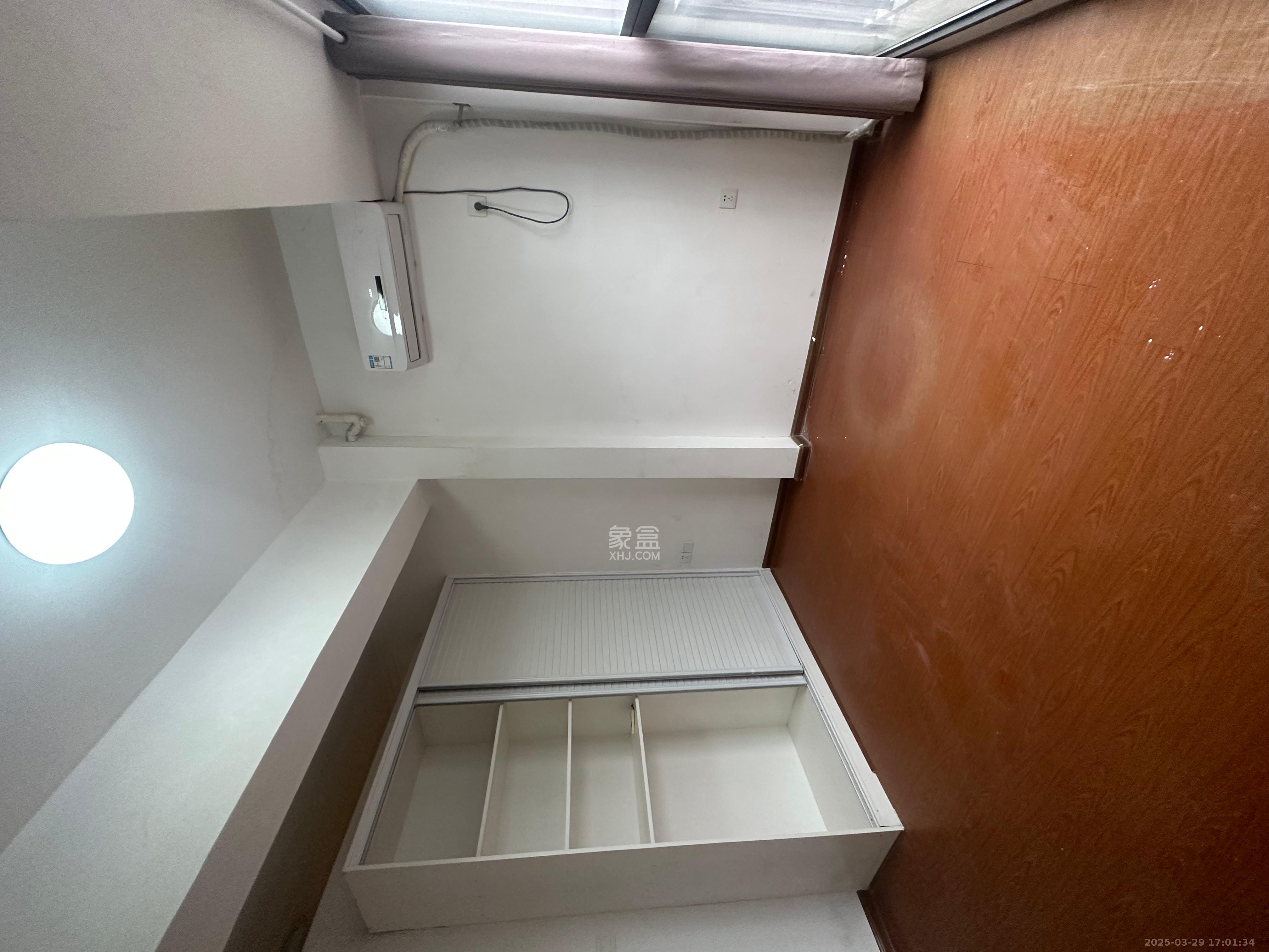 地华梅溪湖畔 1室1厅1卫 1600.0元/月 地华梅溪湖畔 1室1厅1卫 1600.0元/月室内图