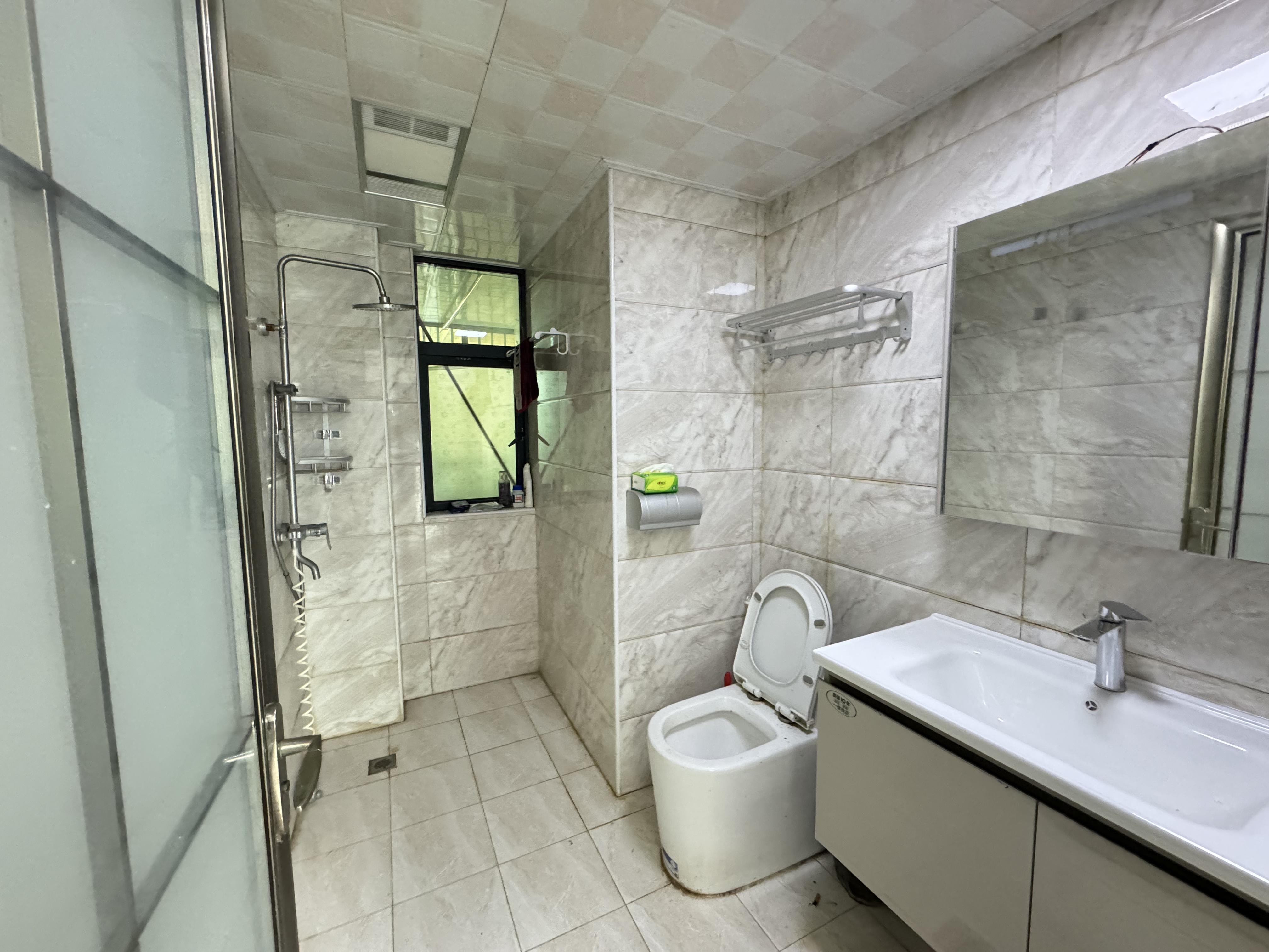 中国铁建金色蓝庭 3室2厅1卫 1900.0元/月 中国铁建金色蓝庭 3室2厅1卫 1900.0元/月室内图