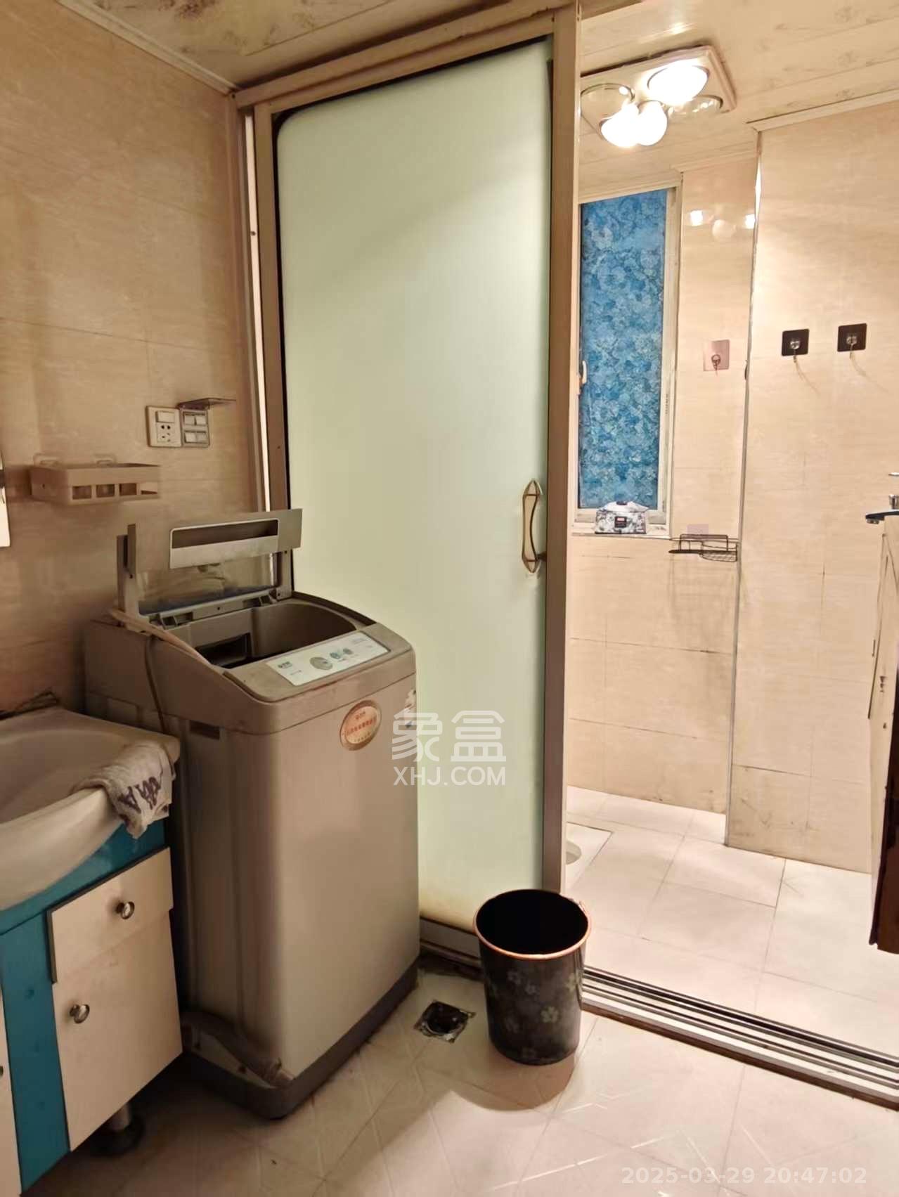 明天一城  1室2厅1卫   1400.00元/月室内图
