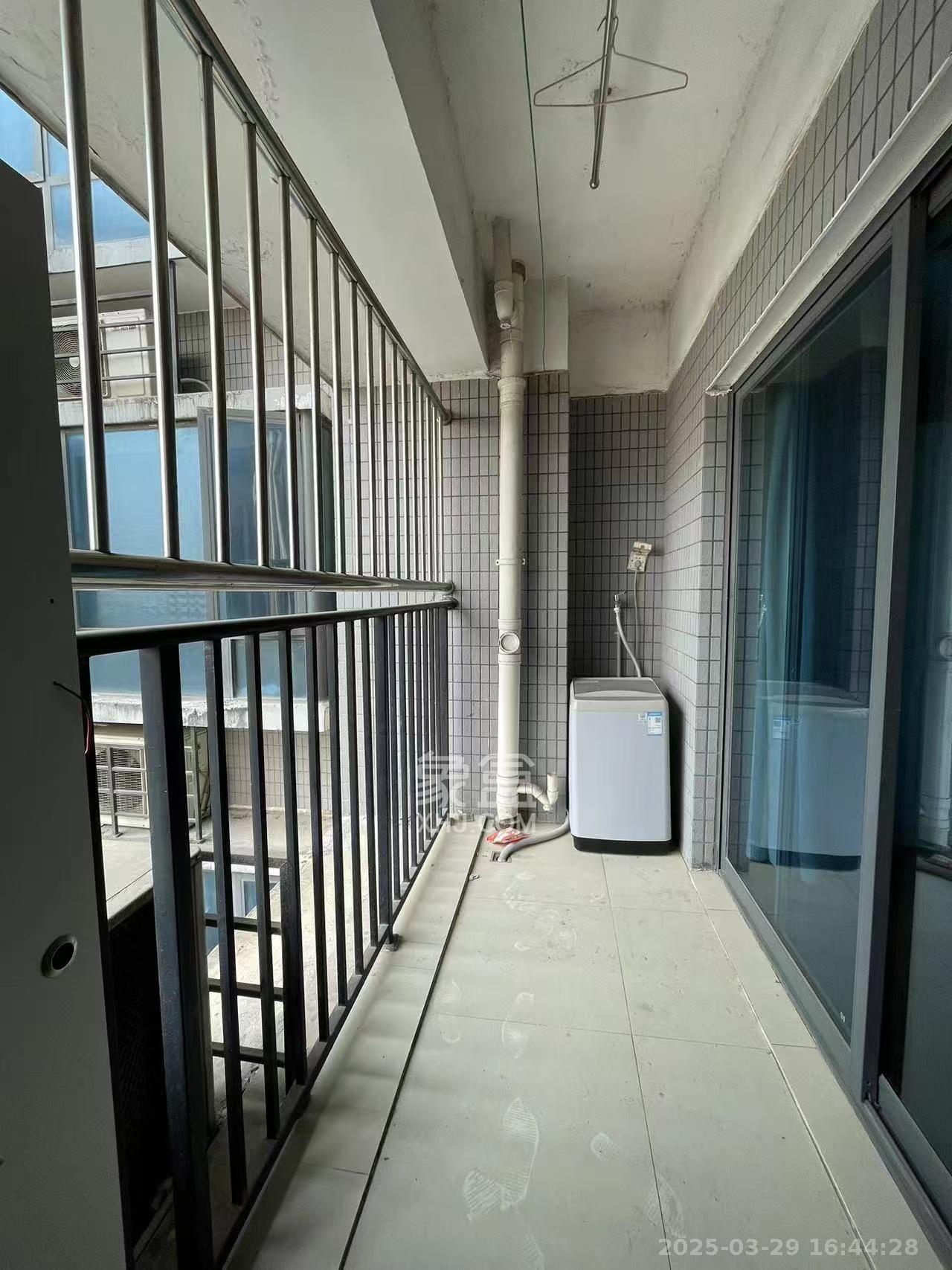 名富公寓  1室0厅1卫   1500.00元/月室内图