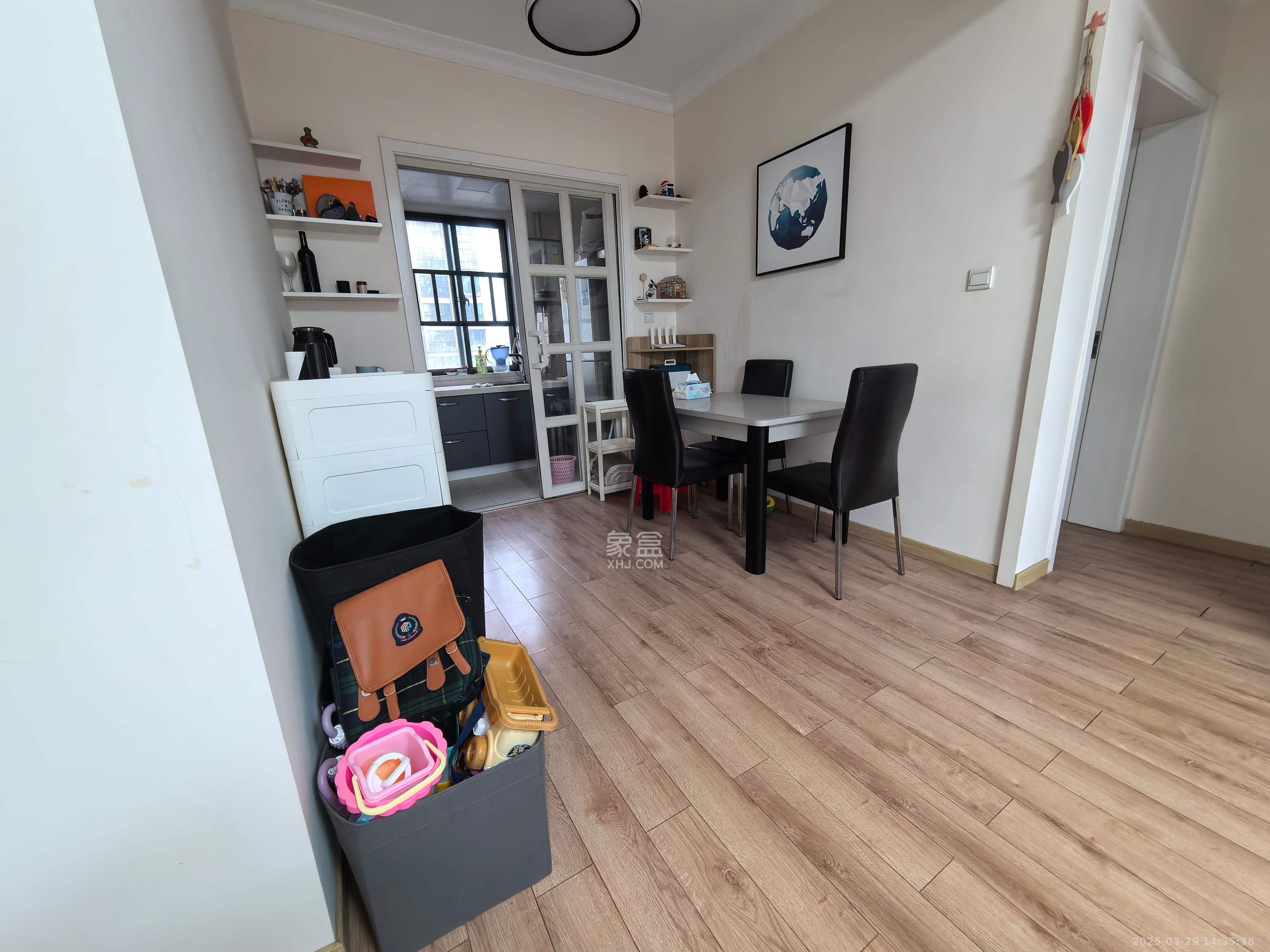 洋湖时代 3室2厅1卫 2200.0元/月 洋湖时代 3室2厅1卫 2200.0元/月室内图