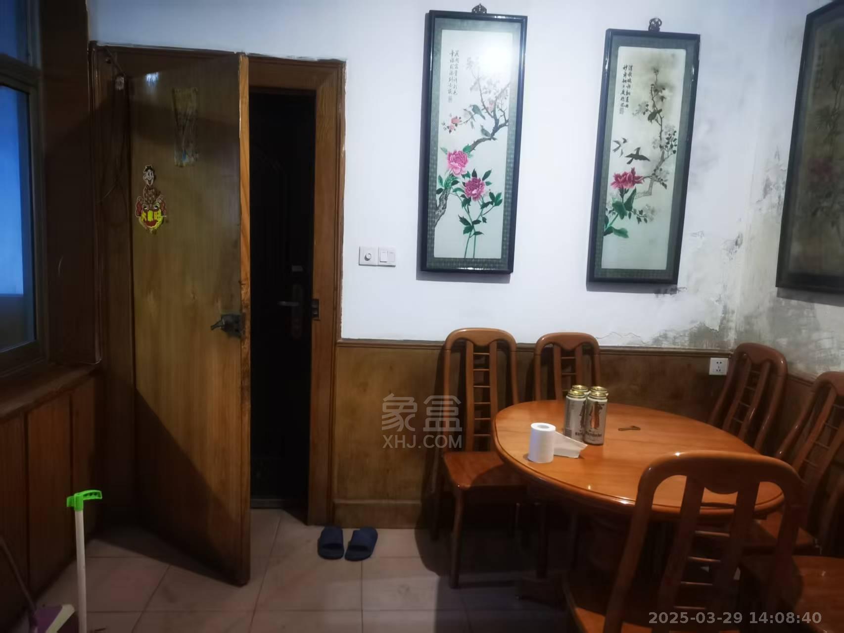 农林大院红旗中路9号 3室1厅0卫 800.0元/月 农林大院红旗中路9号 3室1厅0卫 800.0元/月室内图