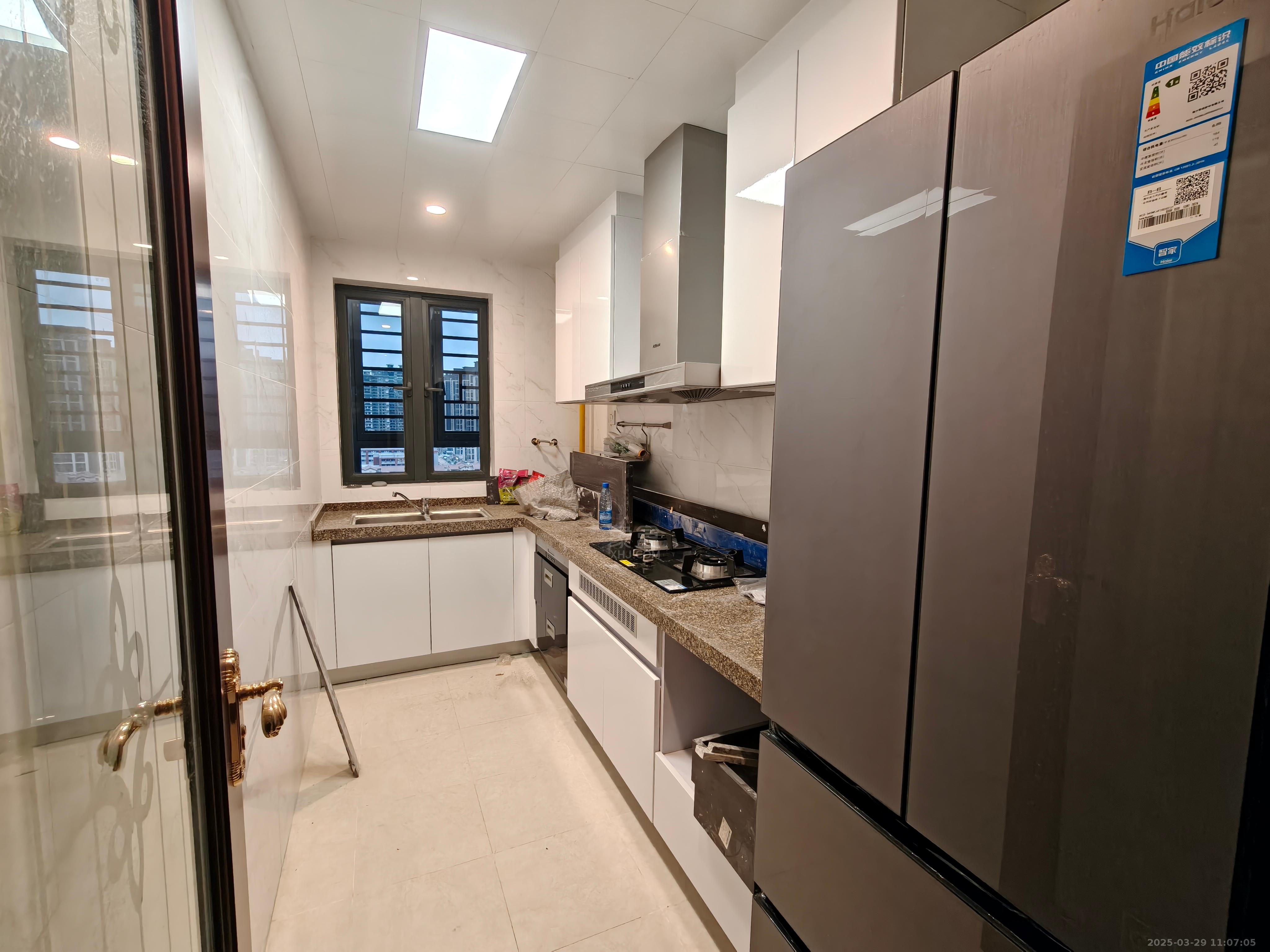 恒大华府 3室2厅2卫 2500.0元/月 恒大华府 3室2厅2卫 2500.0元/月室内图