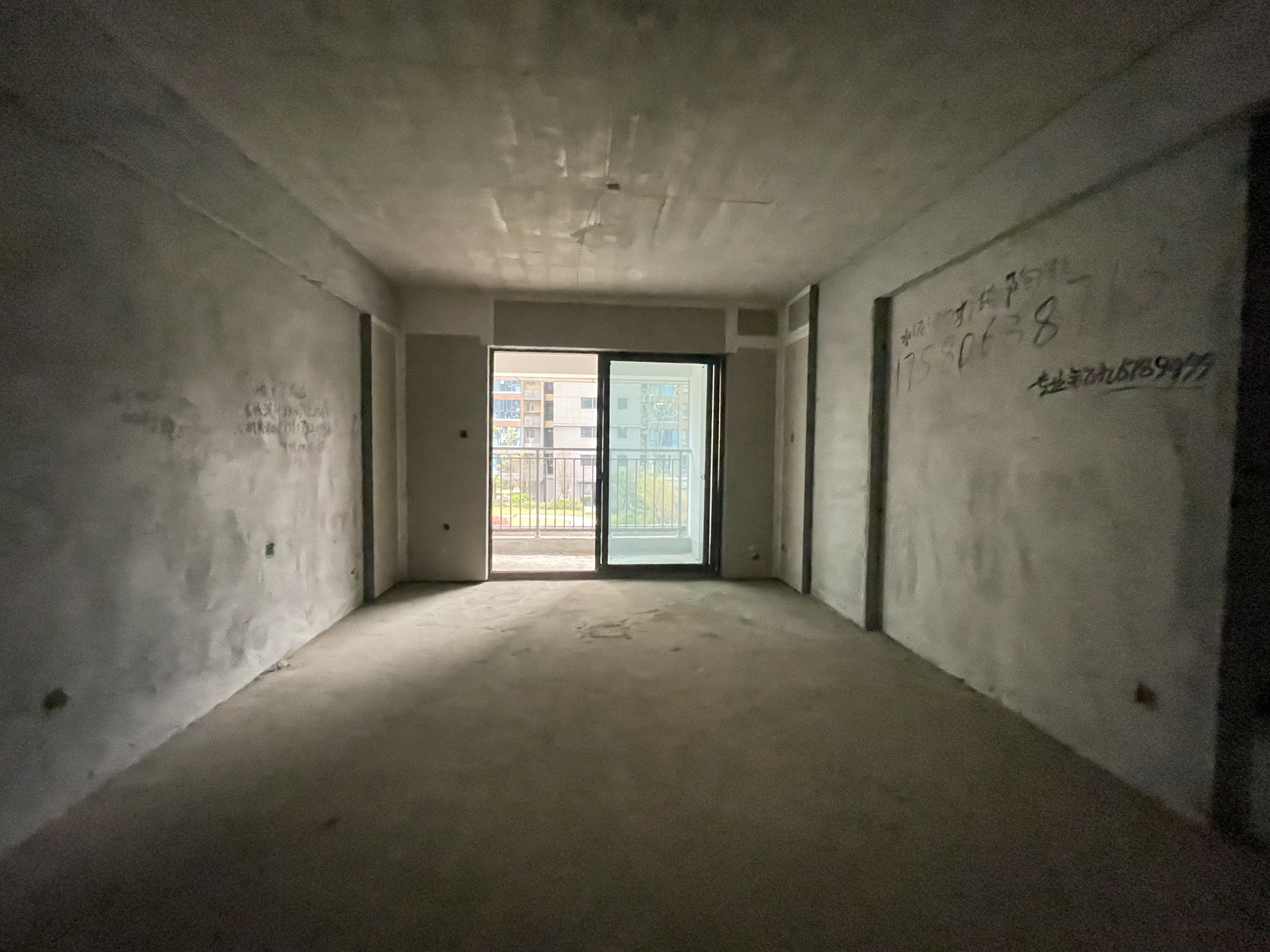 宁邦中心(二期公园里)  3室2厅2卫    65.0万 宁邦中心(二期公园里)  3室2厅2卫    65.0万客厅