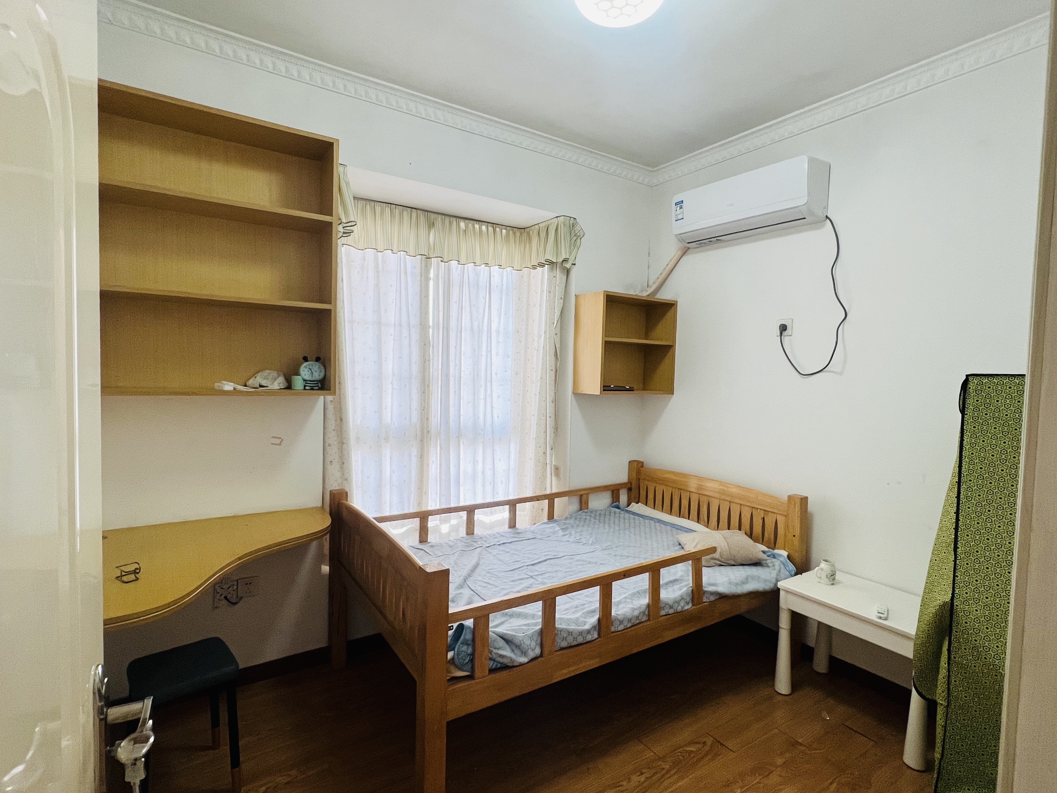 学府花园(文苑瑞景) 3室2厅2卫 1500.0元/月 学府花园(文苑瑞景) 3室2厅2卫 1500.0元/月室内图