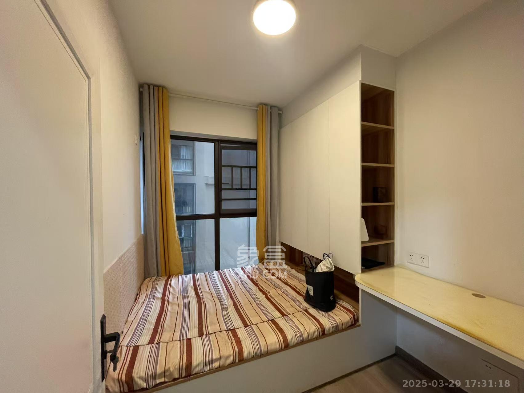 南城印象 3室2厅1卫 2100.0元/月 南城印象 3室2厅1卫 2100.0元/月室内图