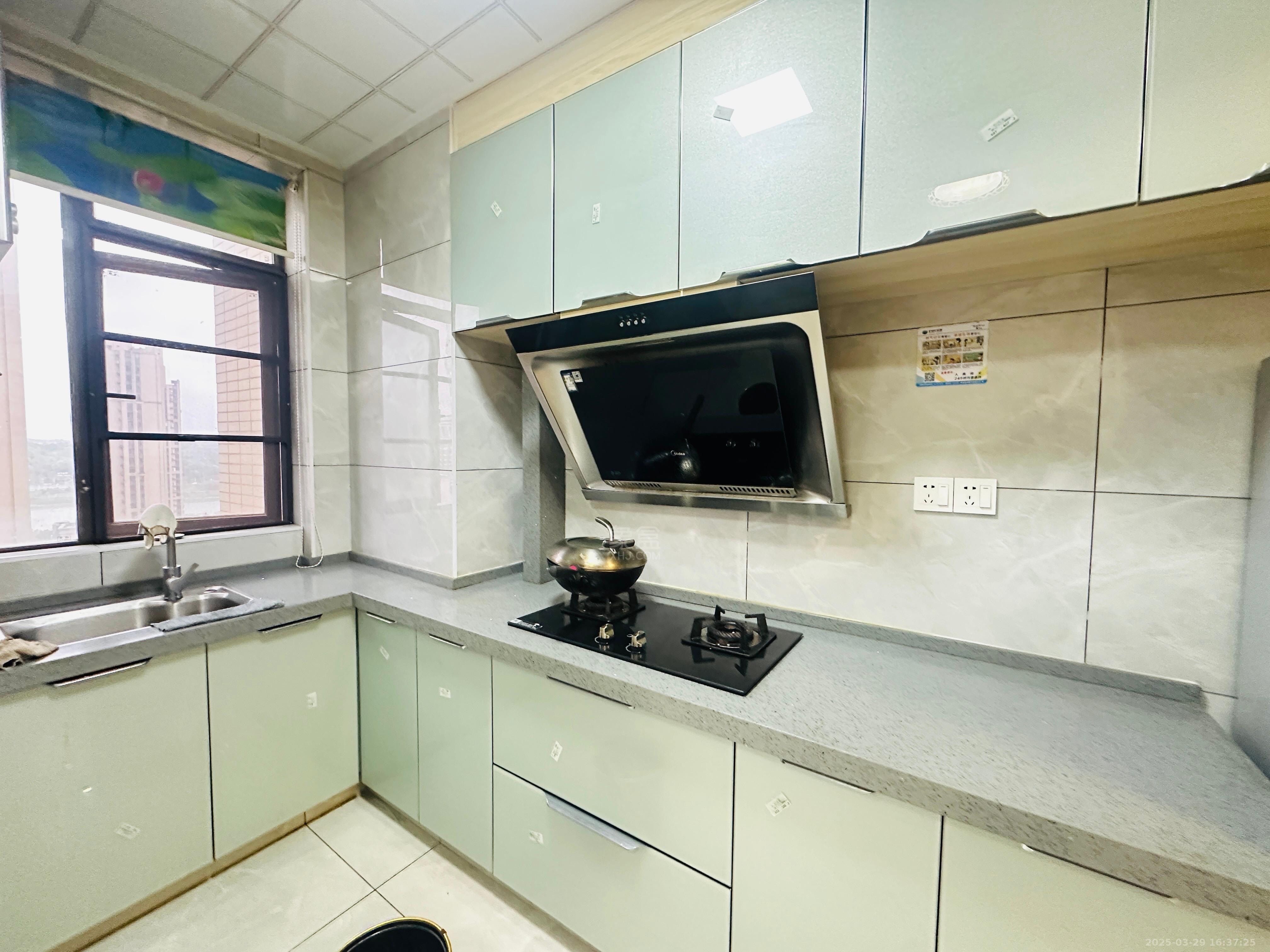 中泰财富湘江 1室1厅1卫 1300.0元/月 中泰财富湘江 1室1厅1卫 1300.0元/月室内图