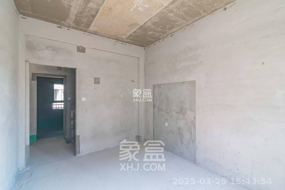 东原麓印长江C区  5室2厅2卫   6000.00元/月室内图