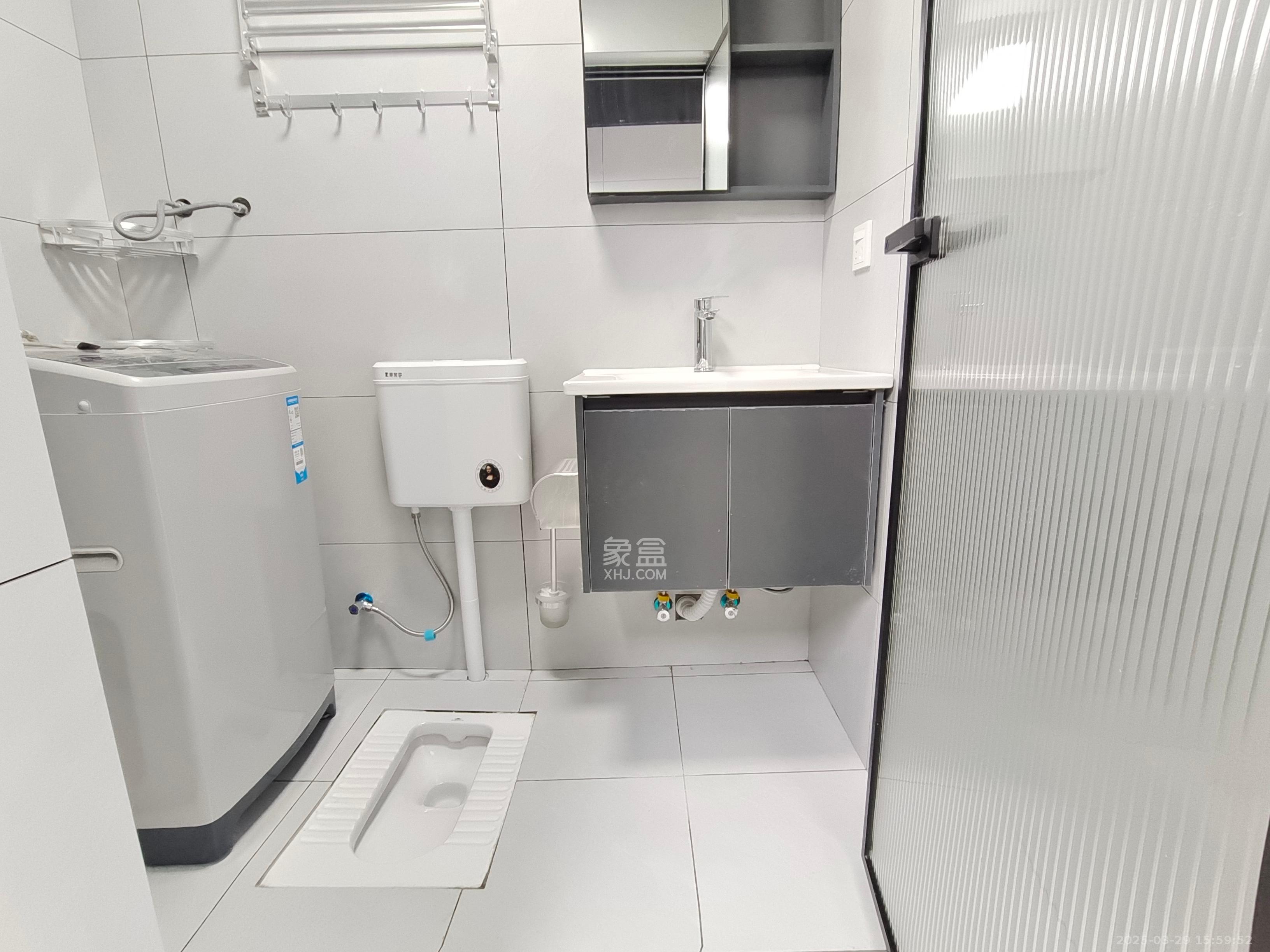 奥克斯滨仕花园(奥克斯洋湖广场/奥克斯中心)  1室0厅0卫    2500.0元/月 奥克斯滨仕花园(奥克斯洋湖广场/奥克斯中心)  1室0厅0卫    2500.0元/月室内图