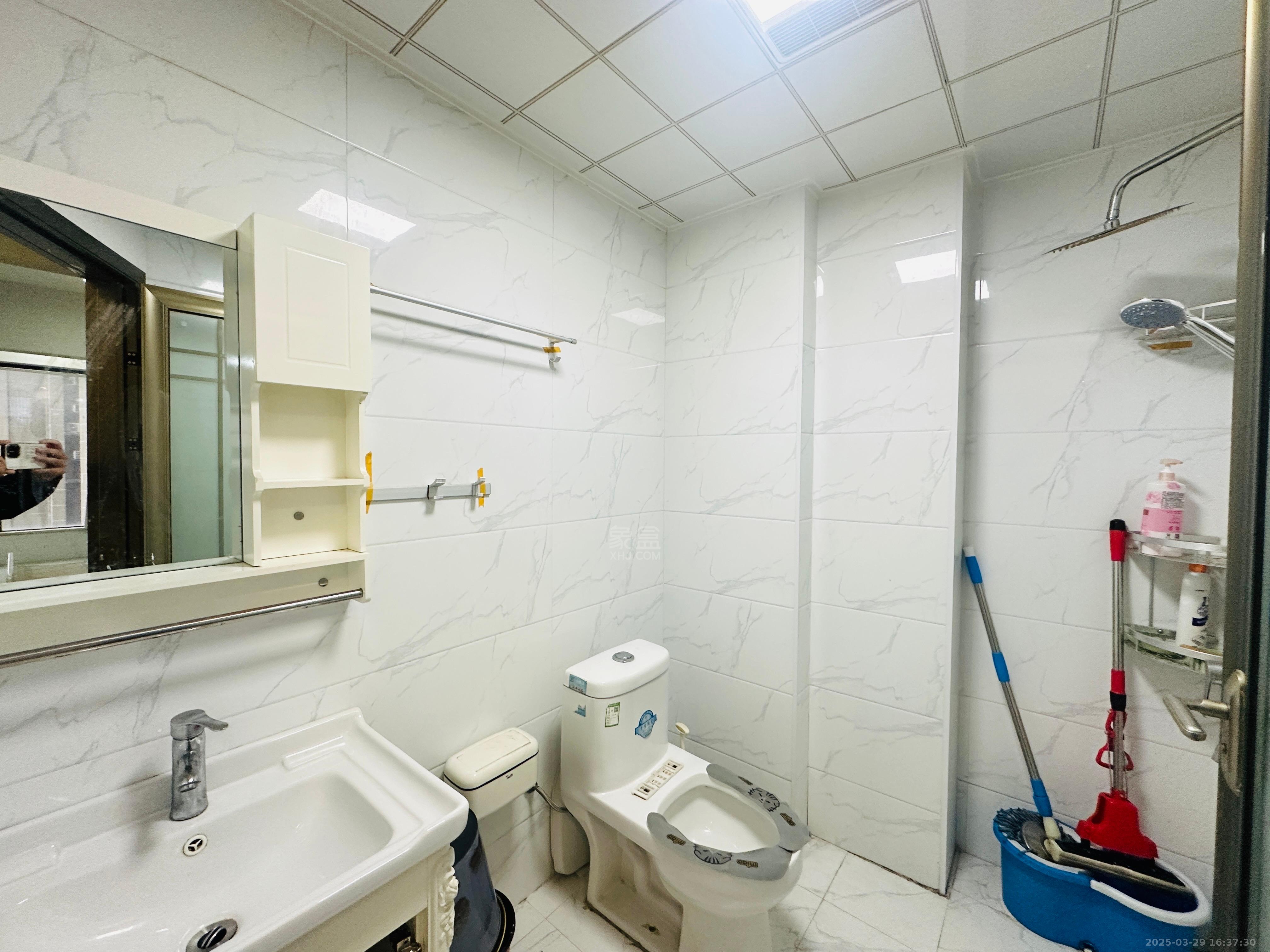 中泰财富湘江 1室1厅1卫 1300.0元/月 中泰财富湘江 1室1厅1卫 1300.0元/月室内图