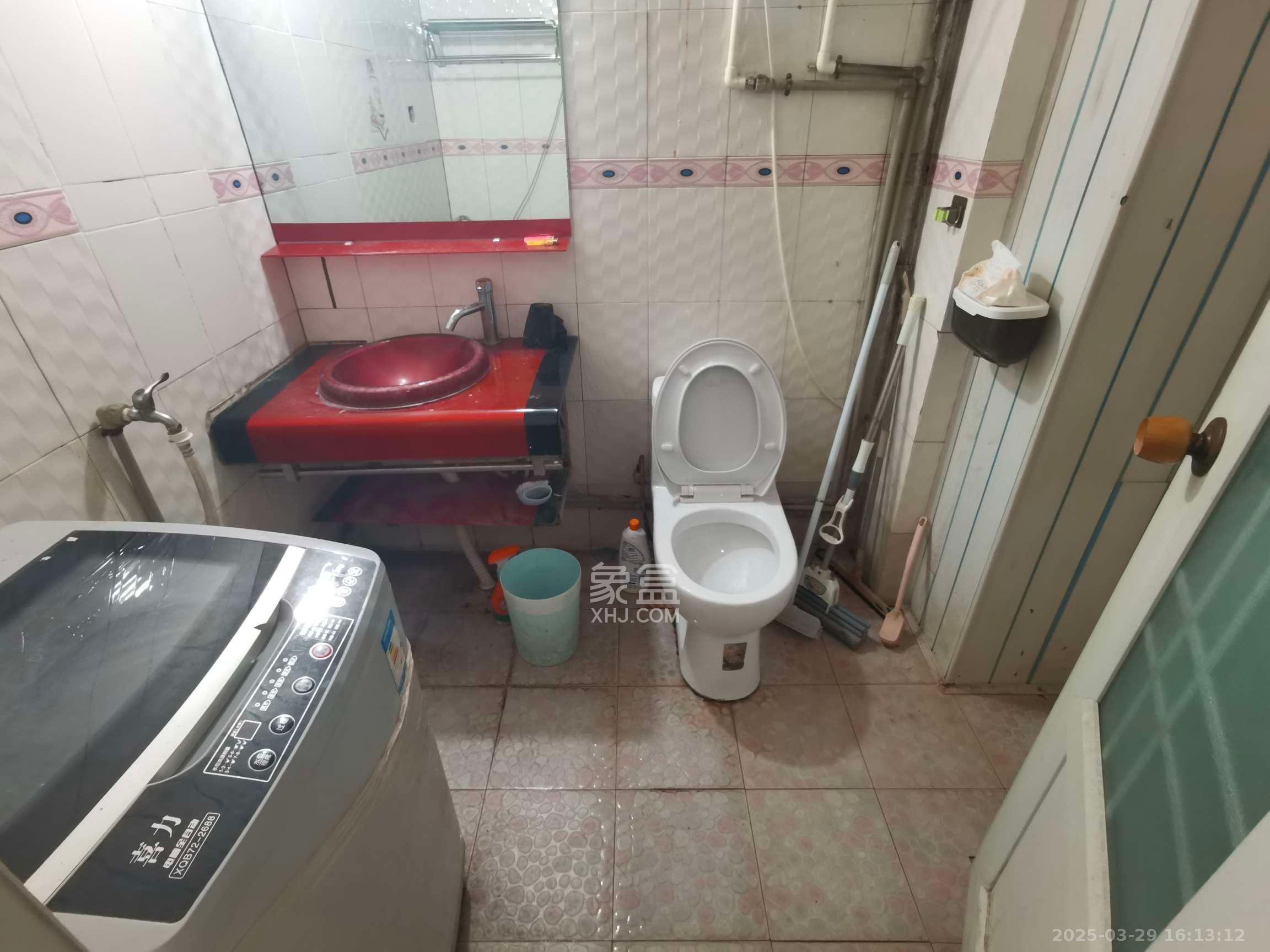 上城星座  1室1厅1卫   1600.00元/月室内图